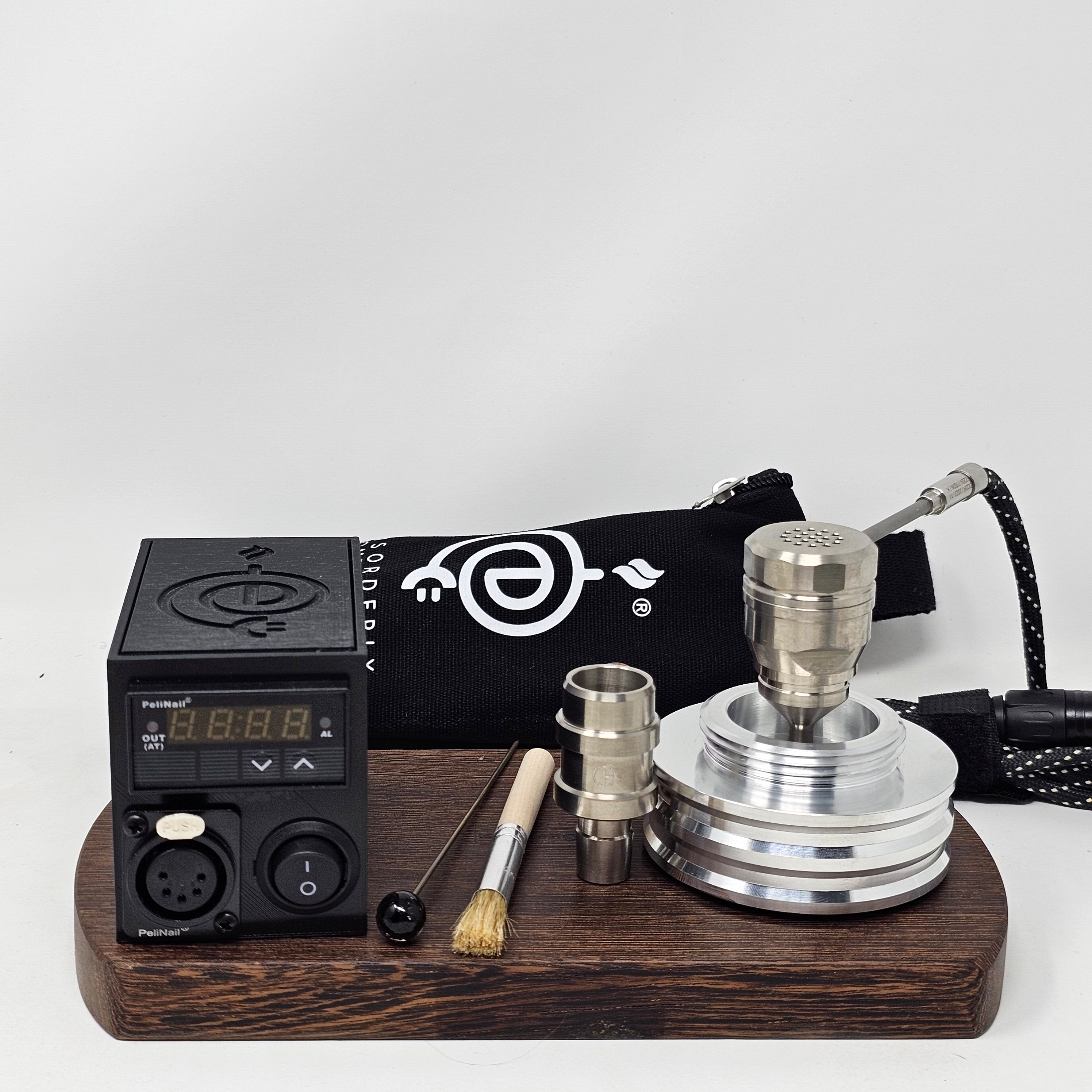 The B1 is the step up from the B0. This kit is constructed with the standard 22mm diffuser and shovelhead bowl. The design is such that it completely covers the exposed coil and provides increased airflow. We offer 14mm Male or 19mm Male posts for the shovelhead but others including 14mm Female or 10mm Male may be available upon request.