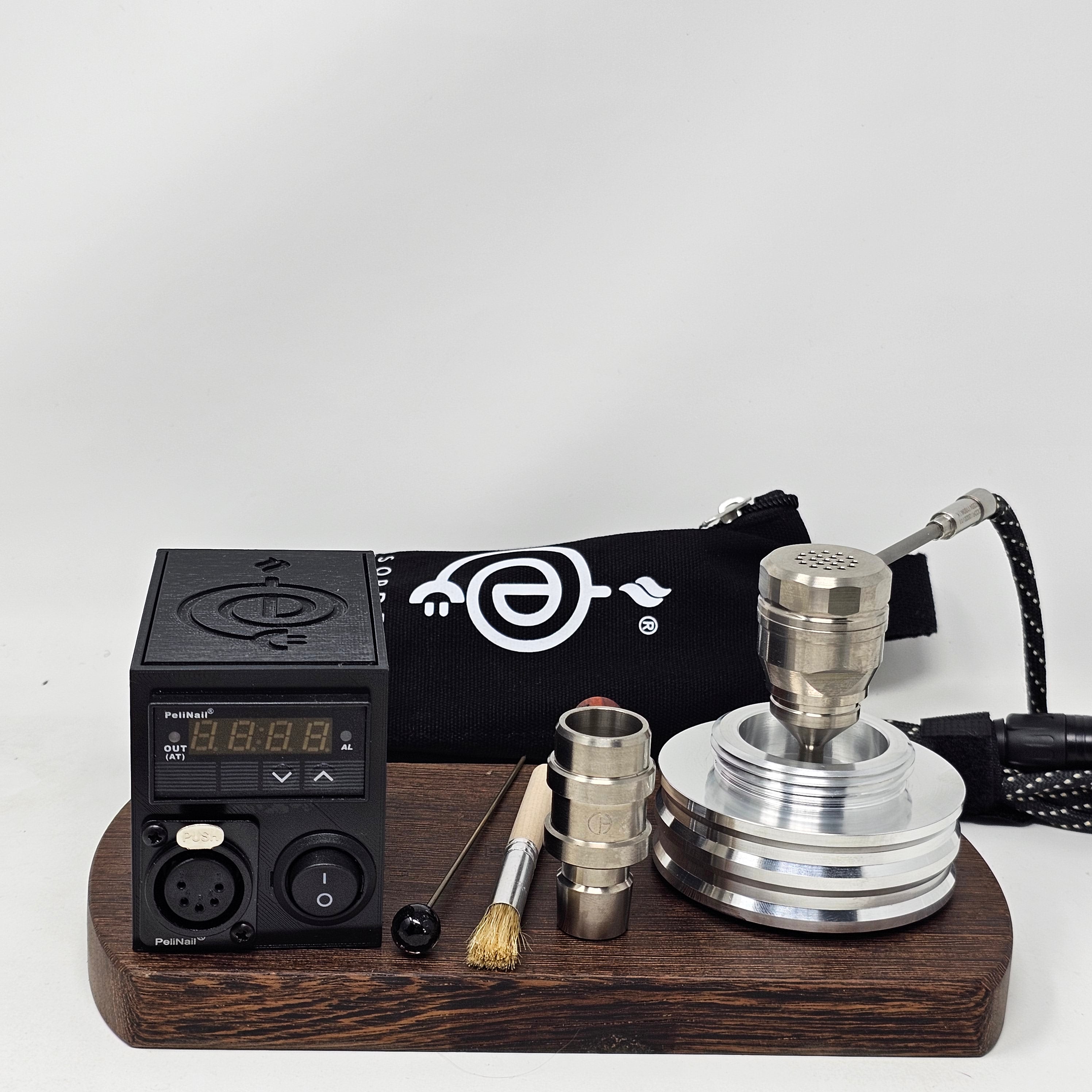 The B1 is the step up from the B0. This kit is constructed with the standard 22mm diffuser and shovelhead bowl. The design is such that it completely covers the exposed coil and provides increased airflow. We offer 14mm Male or 19mm Male posts for the shovelhead but others including 14mm Female or 10mm Male may be available upon request.