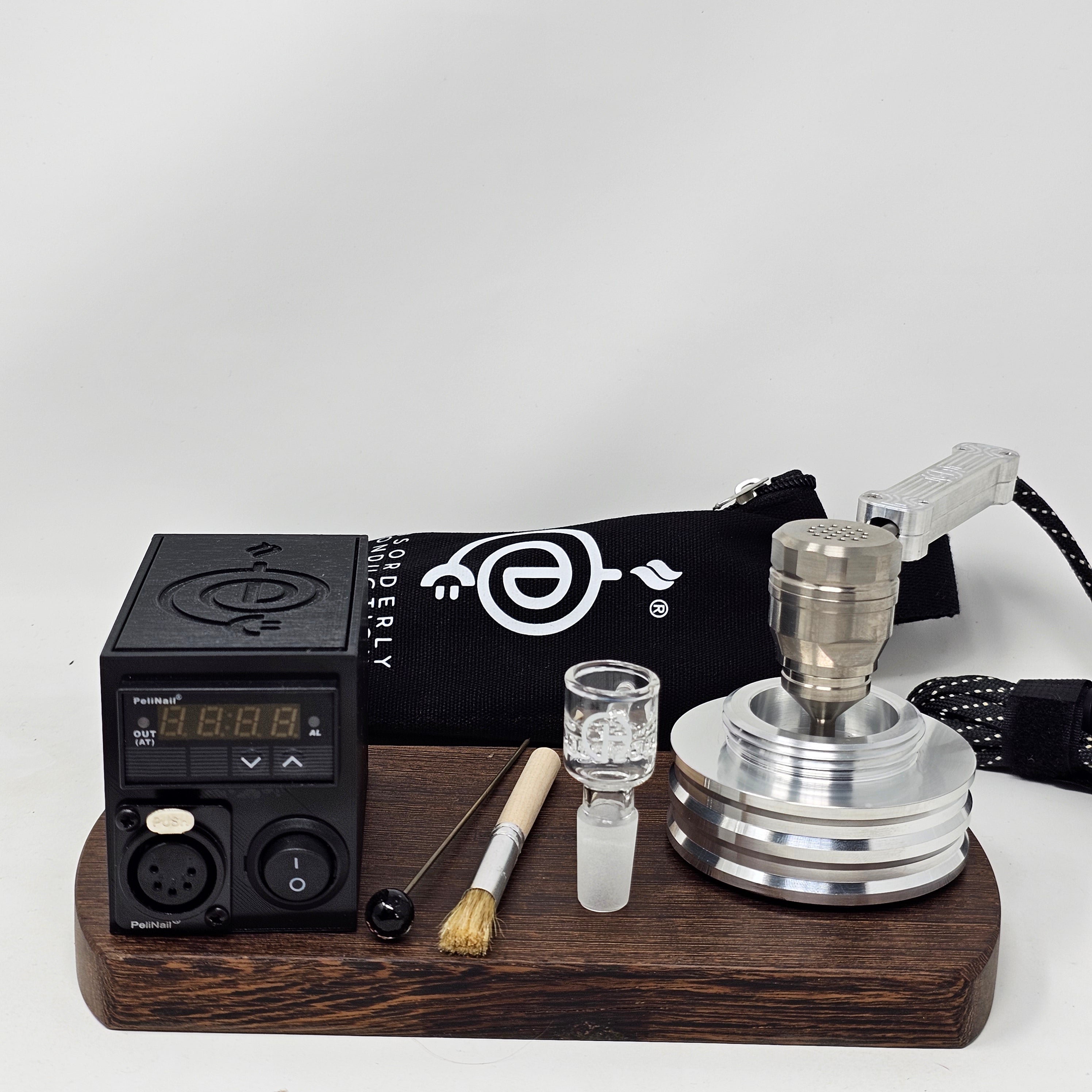 The B1 is the step up from the B0. This kit is constructed with the standard 22mm diffuser and shovelhead bowl. The design is such that it completely covers the exposed coil and provides increased airflow. We offer 14mm Male or 19mm Male posts for the shovelhead but others including 14mm Female or 10mm Male may be available upon request.