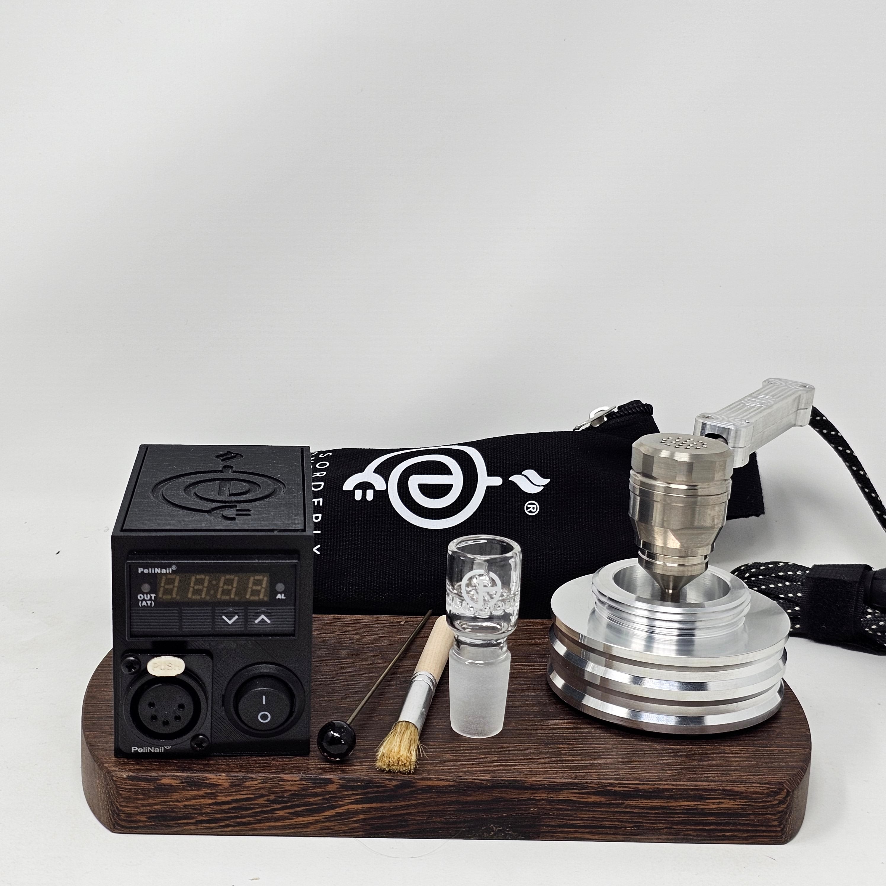 The B1 is the step up from the B0. This kit is constructed with the standard 22mm diffuser and shovelhead bowl. The design is such that it completely covers the exposed coil and provides increased airflow. We offer 14mm Male or 19mm Male posts for the shovelhead but others including 14mm Female or 10mm Male may be available upon request.