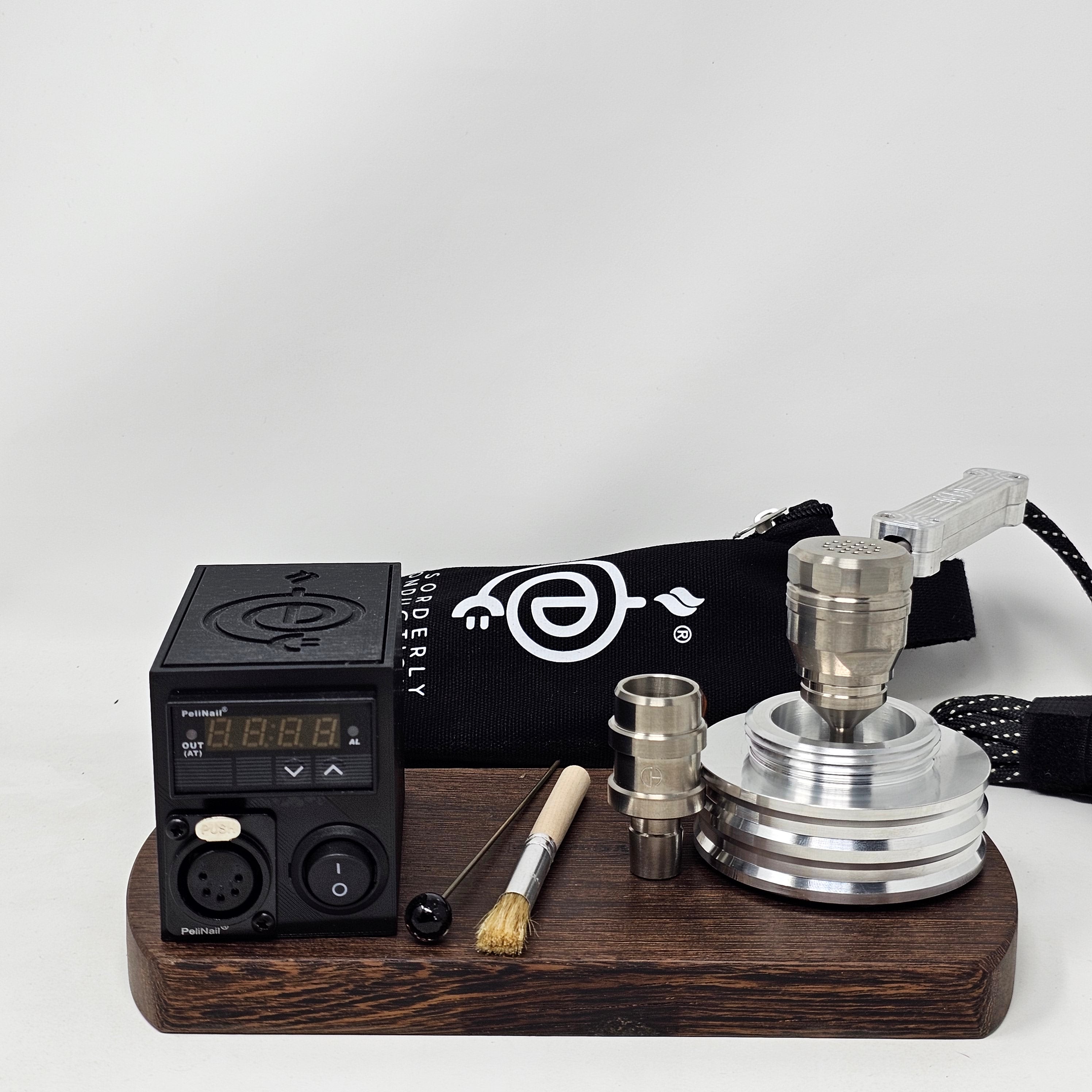 The B1 is the step up from the B0. This kit is constructed with the standard 22mm diffuser and shovelhead bowl. The design is such that it completely covers the exposed coil and provides increased airflow. We offer 14mm Male or 19mm Male posts for the shovelhead but others including 14mm Female or 10mm Male may be available upon request.