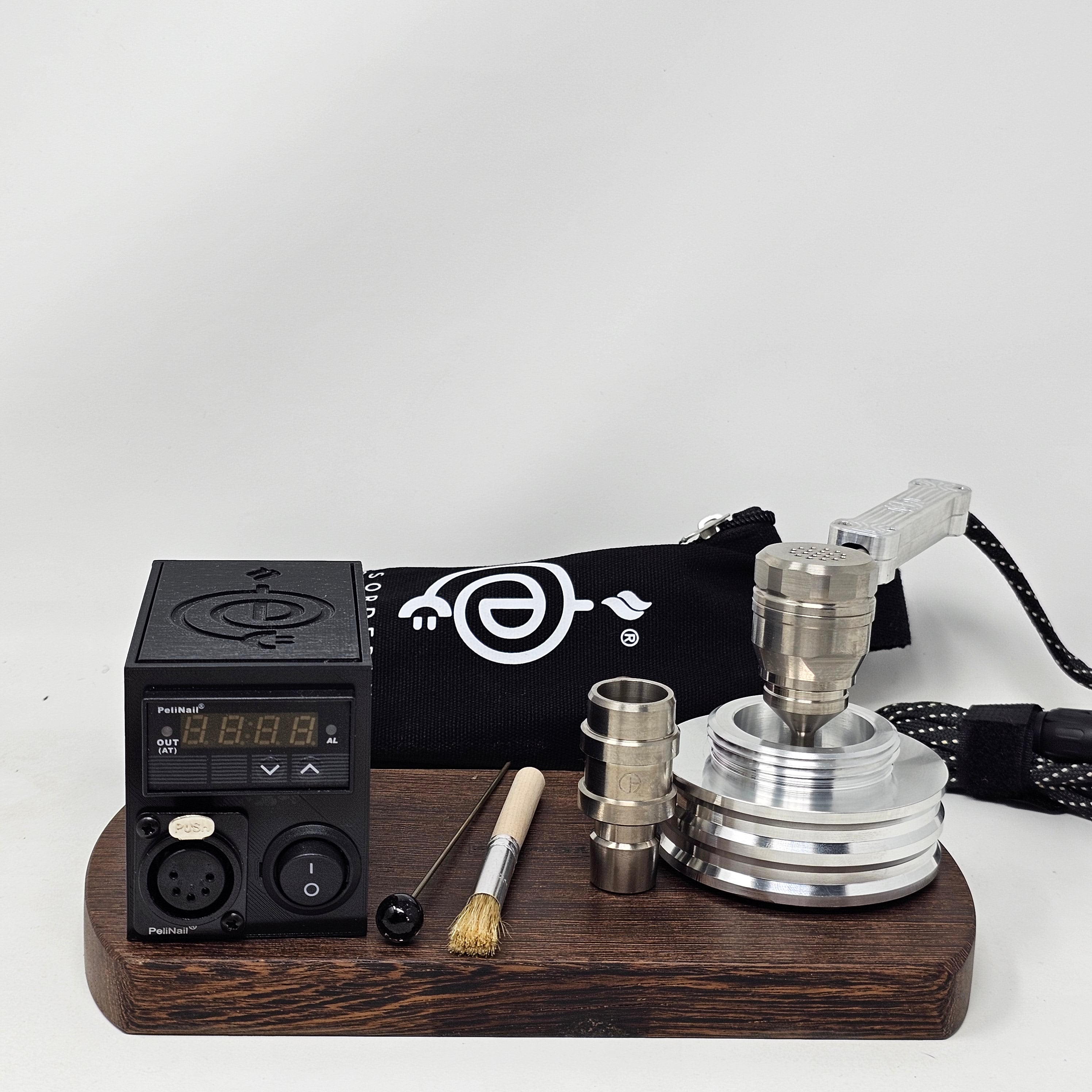 The B1 is the step up from the B0. This kit is constructed with the standard 22mm diffuser and shovelhead bowl. The design is such that it completely covers the exposed coil and provides increased airflow. We offer 14mm Male or 19mm Male posts for the shovelhead but others including 14mm Female or 10mm Male may be available upon request.