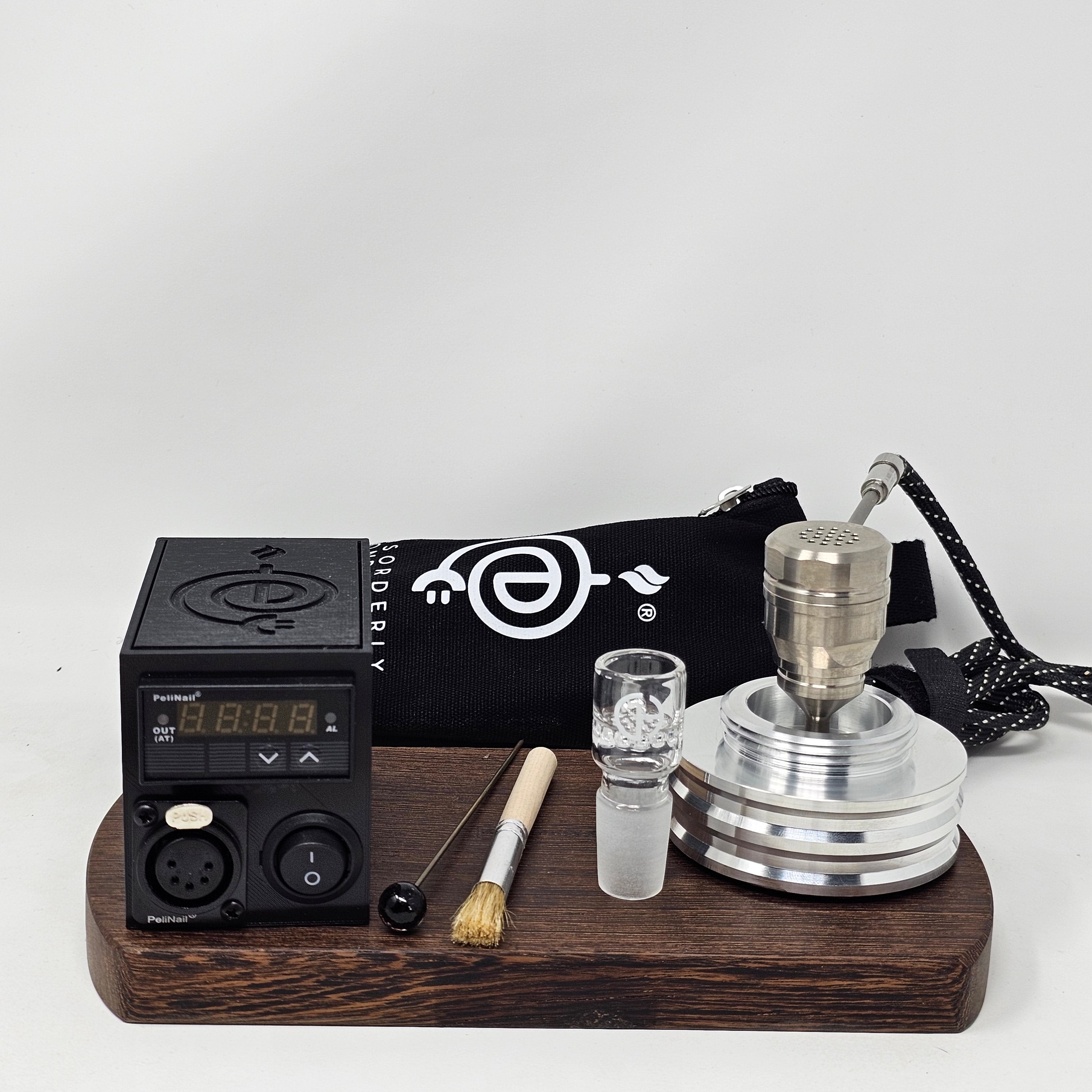 The B1 is the step up from the B0. This kit is constructed with the standard 22mm diffuser and shovelhead bowl. The design is such that it completely covers the exposed coil and provides increased airflow. We offer 14mm Male or 19mm Male posts for the shovelhead but others including 14mm Female or 10mm Male may be available upon request.