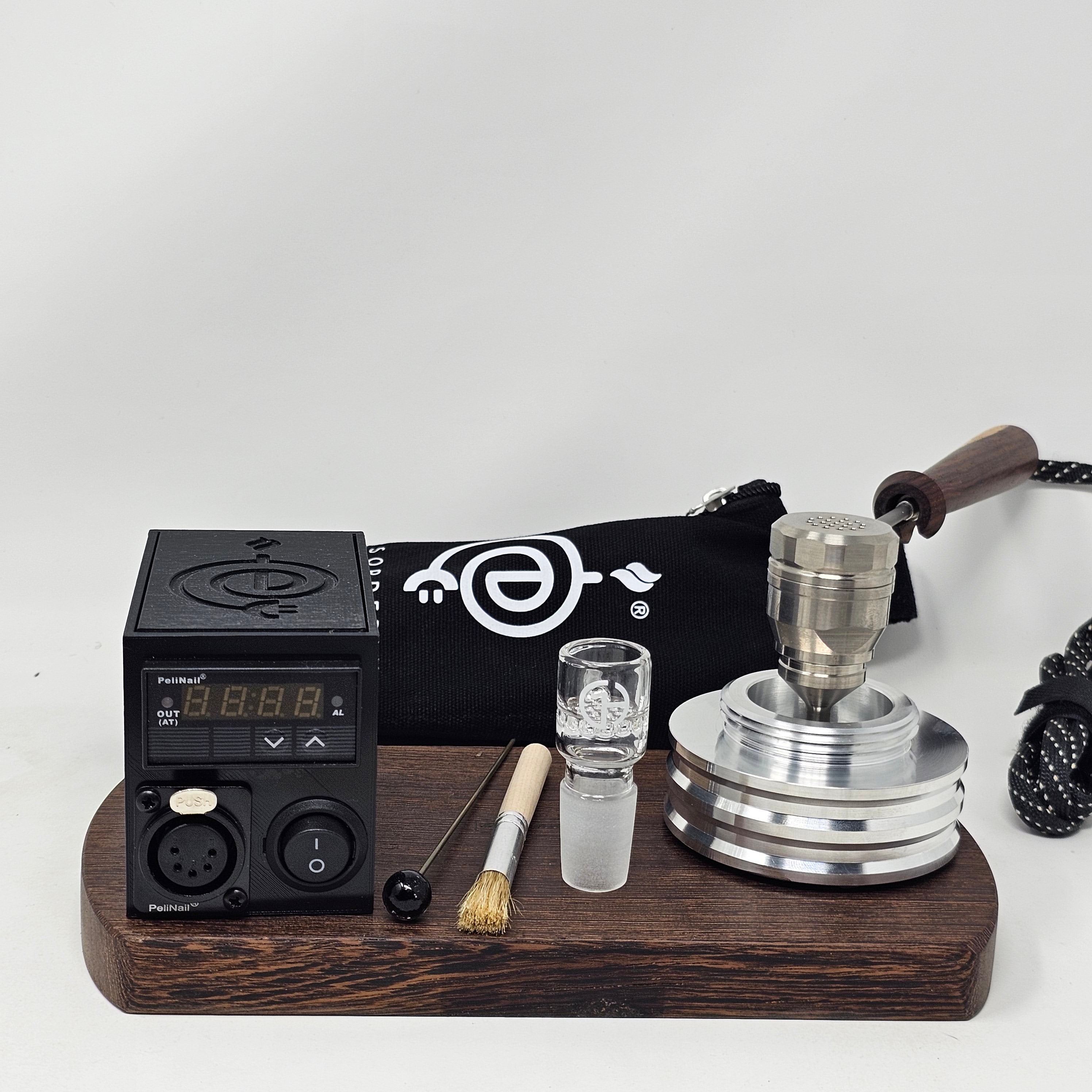 The B1 is the step up from the B0. This kit is constructed with the standard 22mm diffuser and shovelhead bowl. The design is such that it completely covers the exposed coil and provides increased airflow. We offer 14mm Male or 19mm Male posts for the shovelhead but others including 14mm Female or 10mm Male may be available upon request.