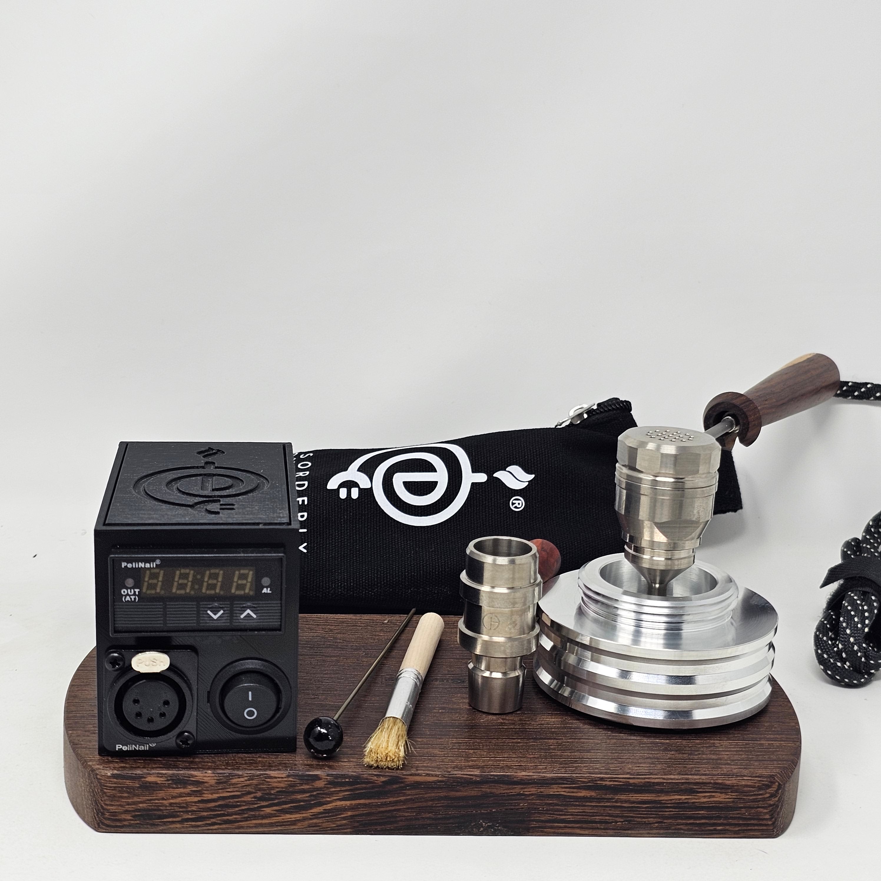 The B1 is the step up from the B0. This kit is constructed with the standard 22mm diffuser and shovelhead bowl. The design is such that it completely covers the exposed coil and provides increased airflow. We offer 14mm Male or 19mm Male posts for the shovelhead but others including 14mm Female or 10mm Male may be available upon request.