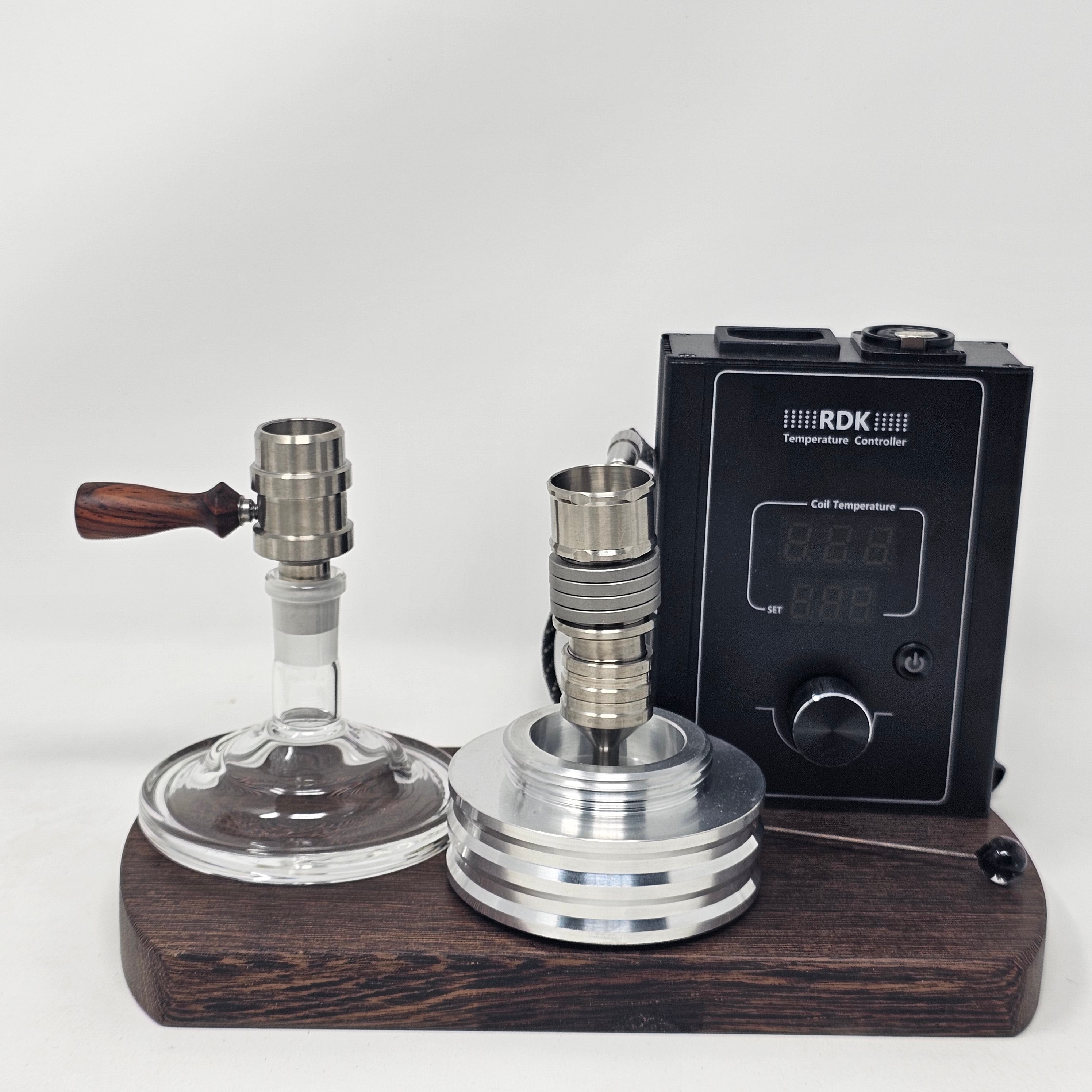 The new Cannabis Hardware Flowerpot F16 head is created at a time where ball vapes require some refinement. This new flowerpot head packs a punch as the heat sink is improved by the addition of a solid titanium machined cap and a machined screen at the bottom which further improves the conduction and retention of heat throughout the device.