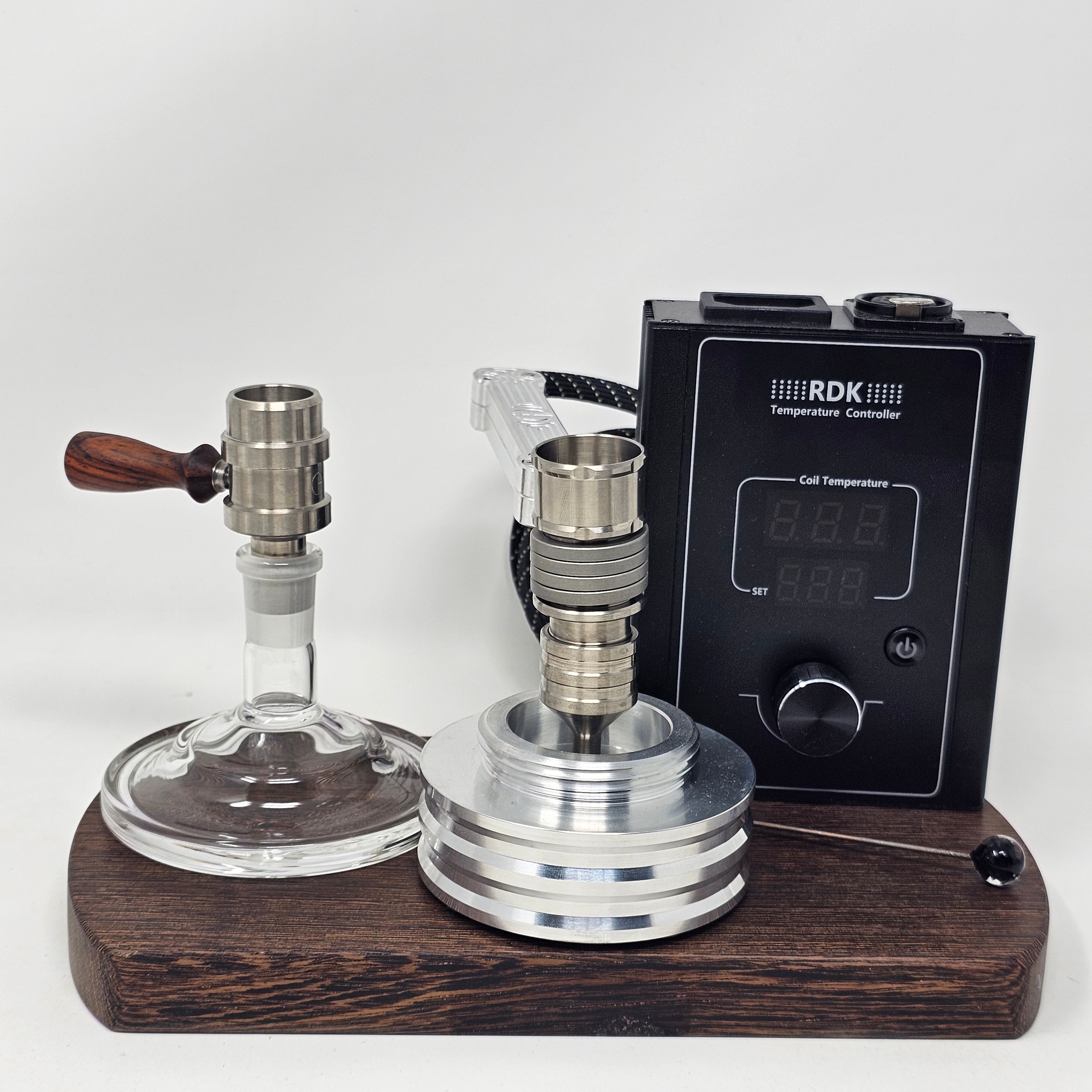 The new Cannabis Hardware Flowerpot F16 head is created at a time where ball vapes require some refinement. This new flowerpot head packs a punch as the heat sink is improved by the addition of a solid titanium machined cap and a machined screen at the bottom which further improves the conduction and retention of heat throughout the device.