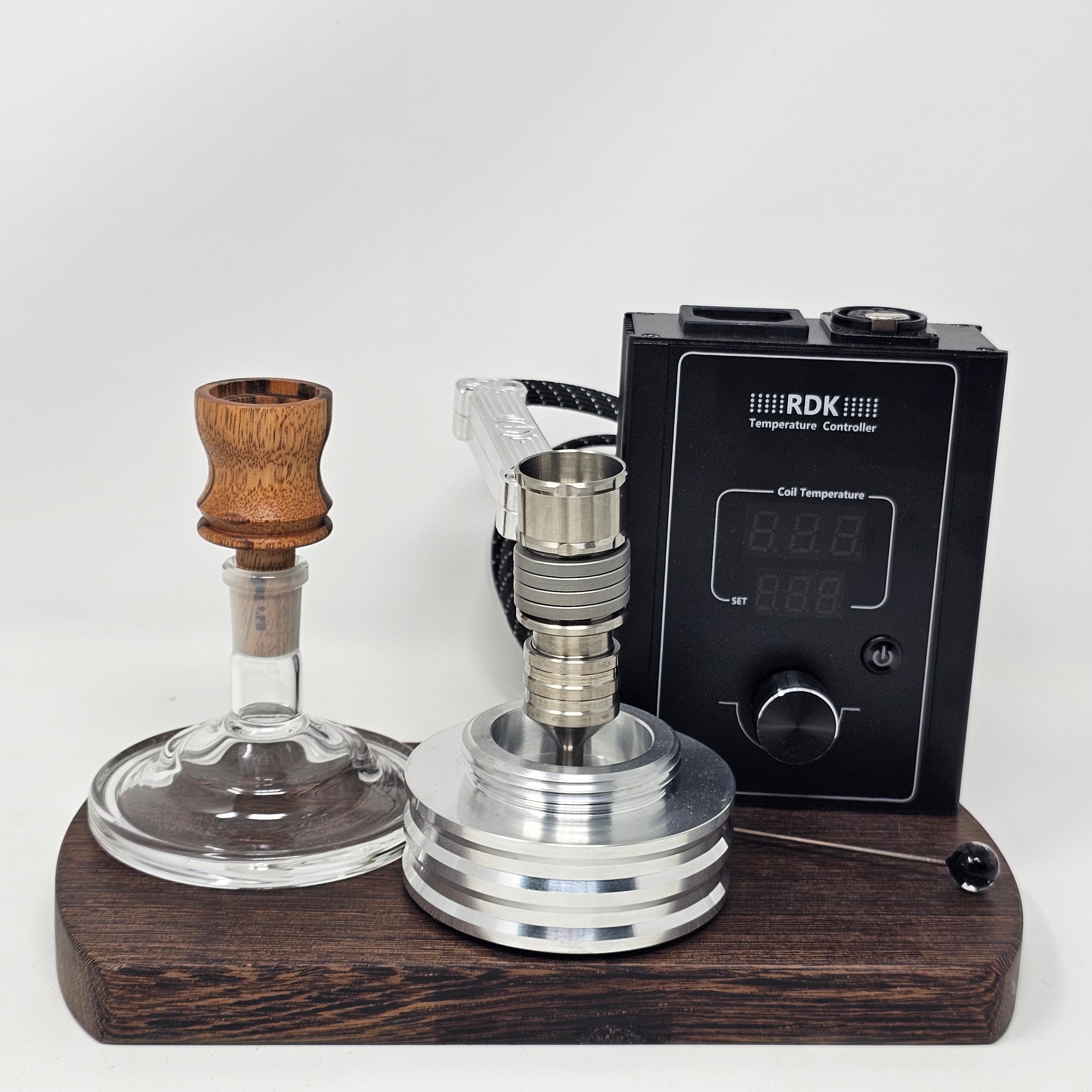 The new Cannabis Hardware Flowerpot F16 head is created at a time where ball vapes require some refinement. This new flowerpot head packs a punch as the heat sink is improved by the addition of a solid titanium machined cap and a machined screen at the bottom which further improves the conduction and retention of heat throughout the device.