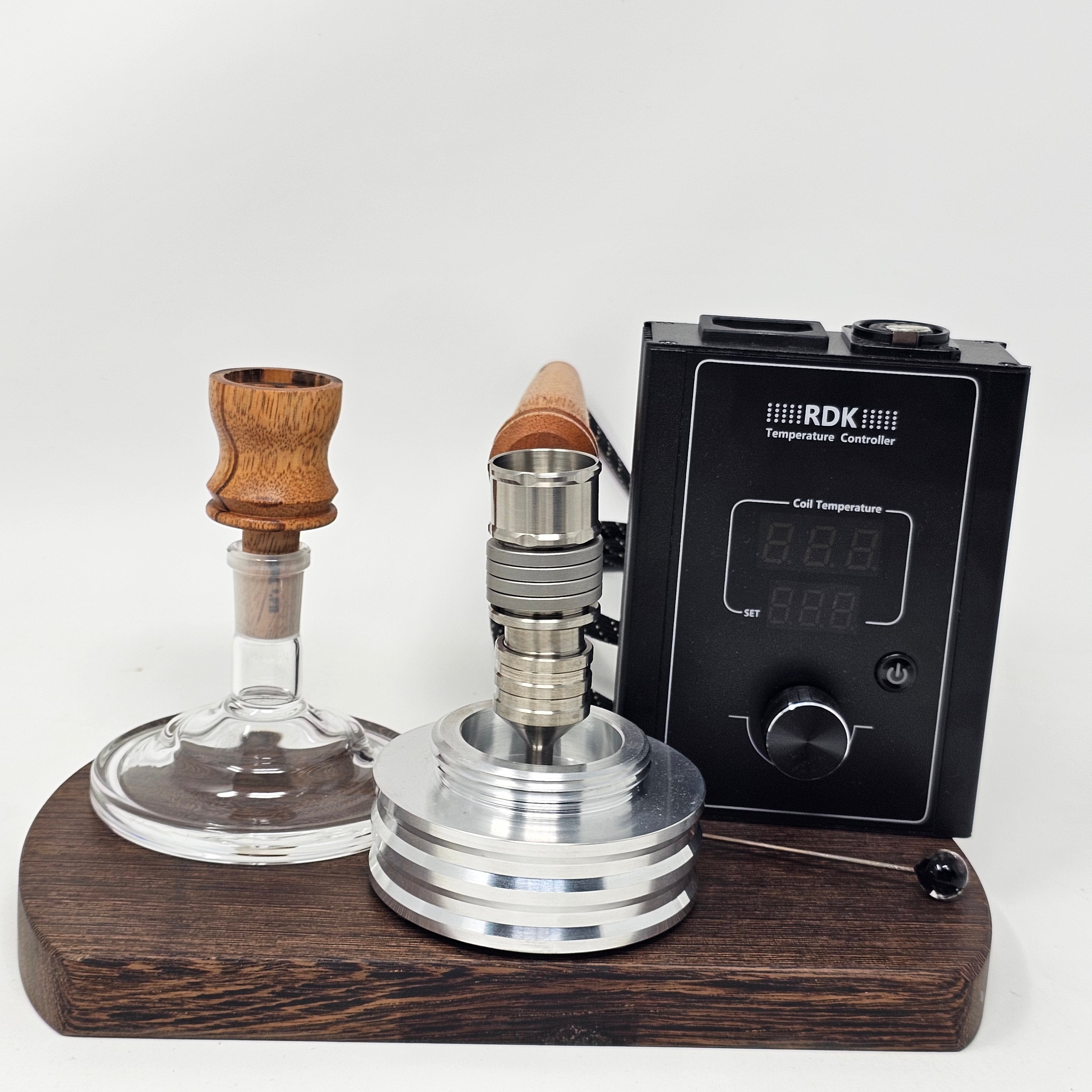 The new Cannabis Hardware Flowerpot F16 head is created at a time where ball vapes require some refinement. This new flowerpot head packs a punch as the heat sink is improved by the addition of a solid titanium machined cap and a machined screen at the bottom which further improves the conduction and retention of heat throughout the device.