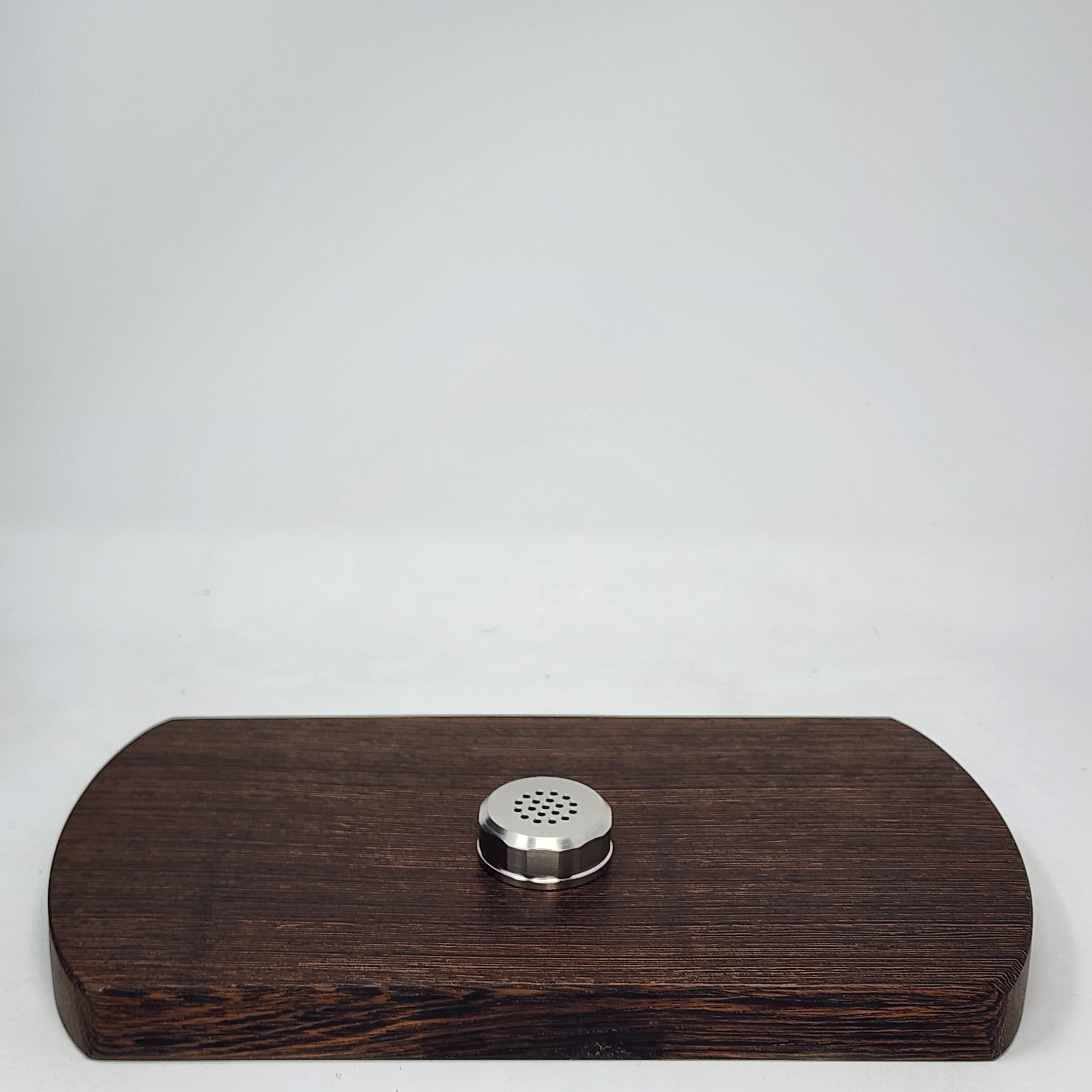 Works With 19 Hole "Weedeater" Diffuser, also works with the Screen Diffuser #3408
Grade 2 Titanium
Made in the USA
Rev 2 (revised for screen groove through top)