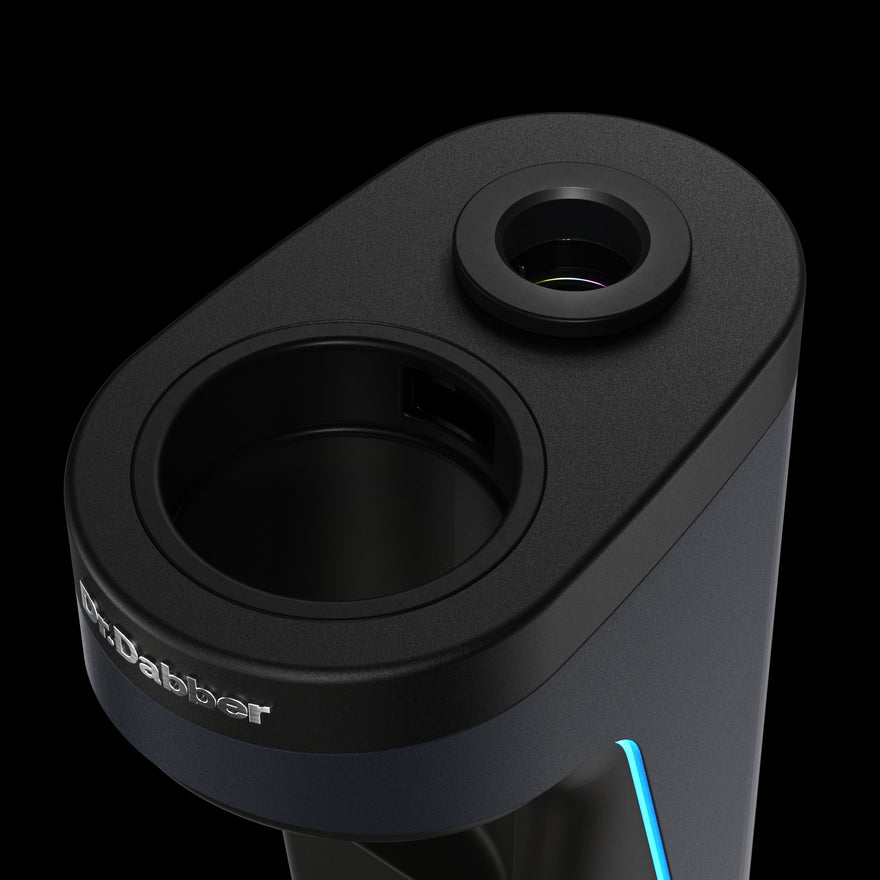 The Switch 2, Dr. Dabber’s successor, boasts patented IR sensor technology for precise heating and unparalleled temperature control. Omni-directional induction heating ensures even heating from all sides. A 20mm Quartz Insert (sapphire insert sold separately) handles dabs of all sizes, providing a consistent and long-lasting experience.