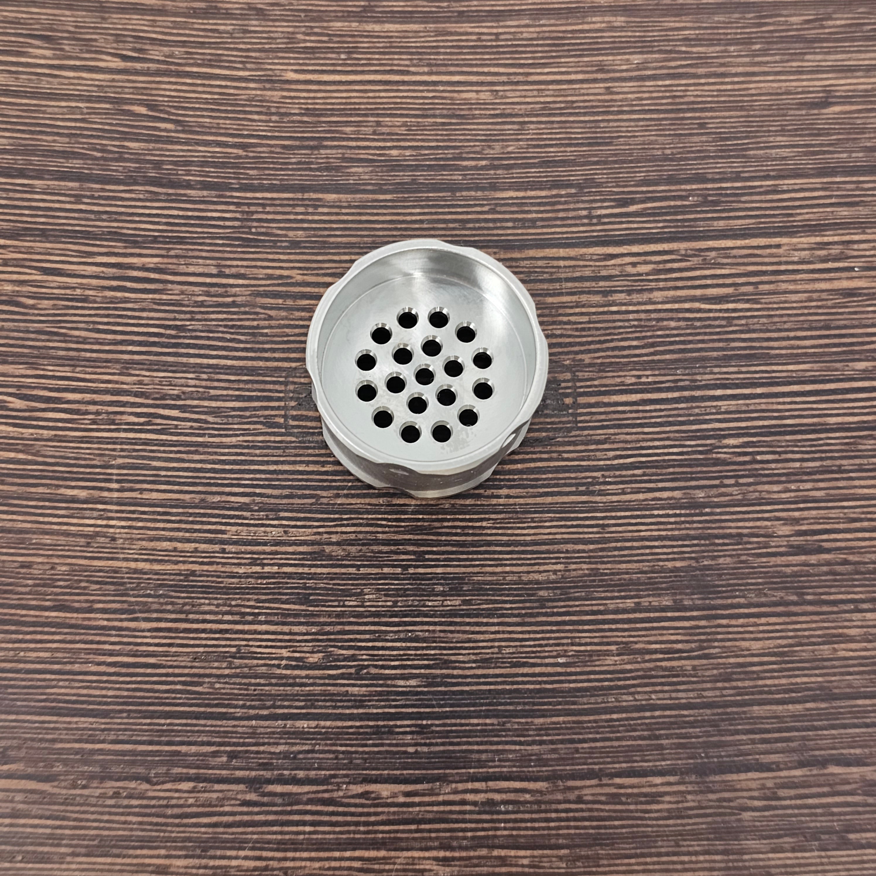 The Tomcat by Cannabis Hardware is a dual function cap engineered to expand the capability of your Flowerpot F16 head. It doubles as a cap for the F16 but also has a 22mm Diffuser.
We will refer to the converted F16 as "the Tomcat". It's purpose is to facilitate Troy's (from 420 Vapezone) technique for ideal extraction.