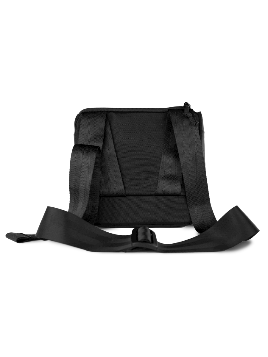 Travel storage bag
Made for the Puffco Proxy Vaporizer
Quick-access loading tray
Storage for jars, a battery pack, swabs, Hot Knife, Travel Pipe, and more!
Symmetrical design
8 Pockets + hidden compartment
Durable 300d ripstop nylon
Quilted padding to protect gear
Adjustable shoulder strap
Zippered closure
Multiple color options available
Available in Black and Desert colorways.