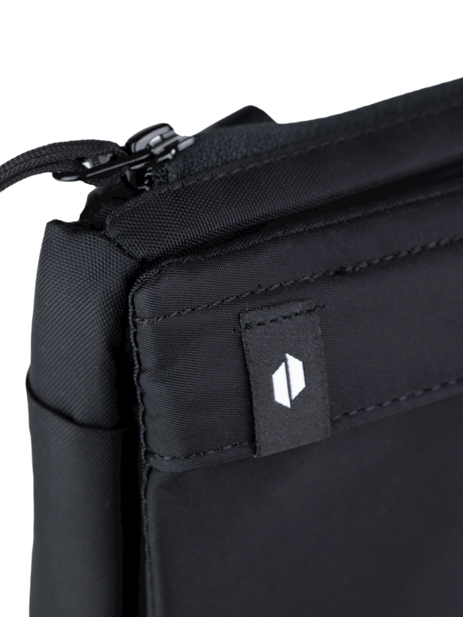 Travel storage bag
Made for the Puffco Proxy Vaporizer
Quick-access loading tray
Storage for jars, a battery pack, swabs, Hot Knife, Travel Pipe, and more!
Symmetrical design
8 Pockets + hidden compartment
Durable 300d ripstop nylon
Quilted padding to protect gear
Adjustable shoulder strap
Zippered closure
Multiple color options available
Available in Black and Desert colorways.