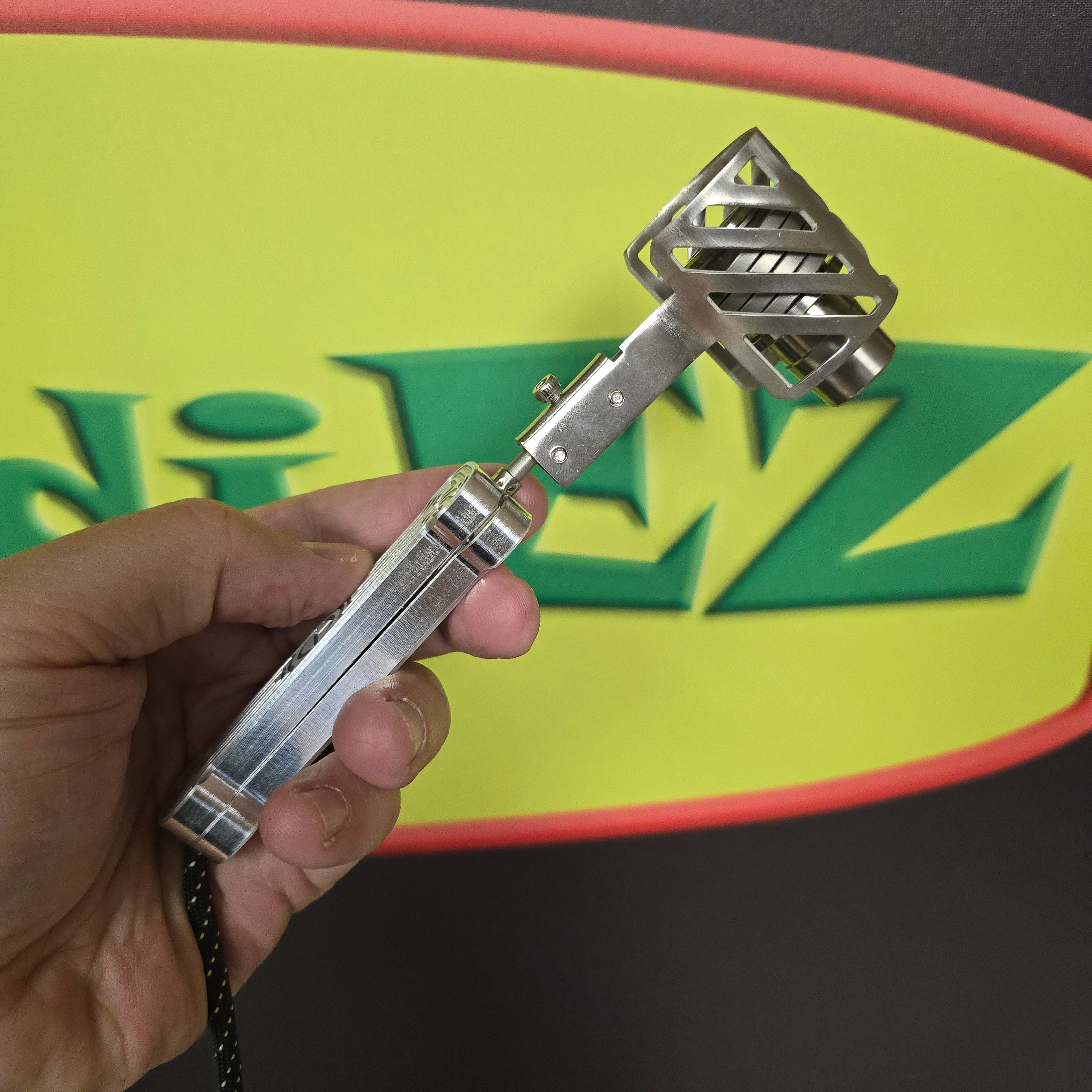 The B-Zero is the latest iteration of the "B" series of heads. This time, it is a single piece "ball" device inspired by the different DIY devices appearing in the community, namely the DIY device put together by "secreagent" which involved the CH 18mm posts and a 16mm coil.
CH removed the machined screen (extra mass) and replaced with a second 5/8 double weave screen located directly below the coil. They also increased the mass to fit one of our 20mm Flowerpot coils.