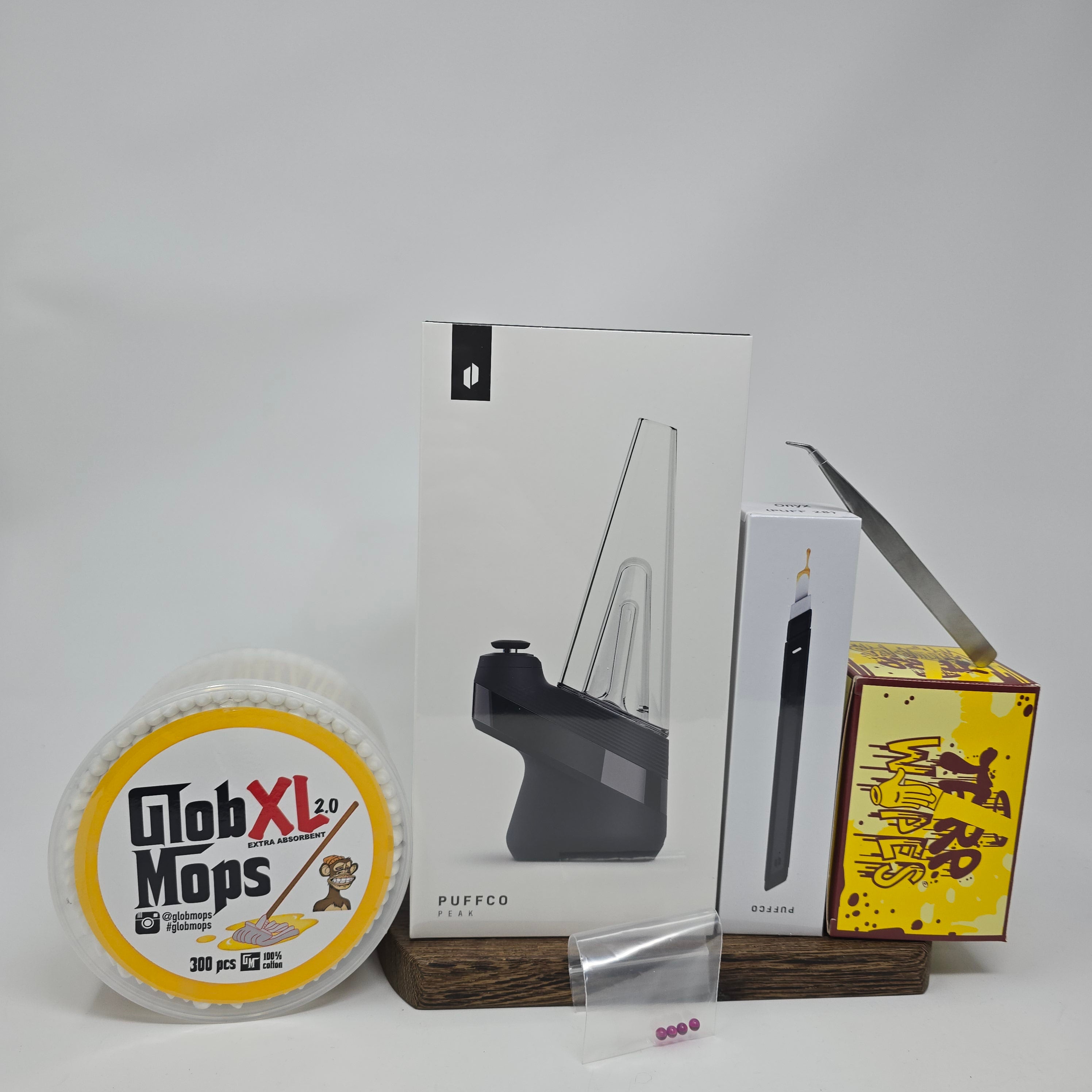 All the essentials to get you started with your New Peak by Puffco! Includes all the tools for using and cleaning.