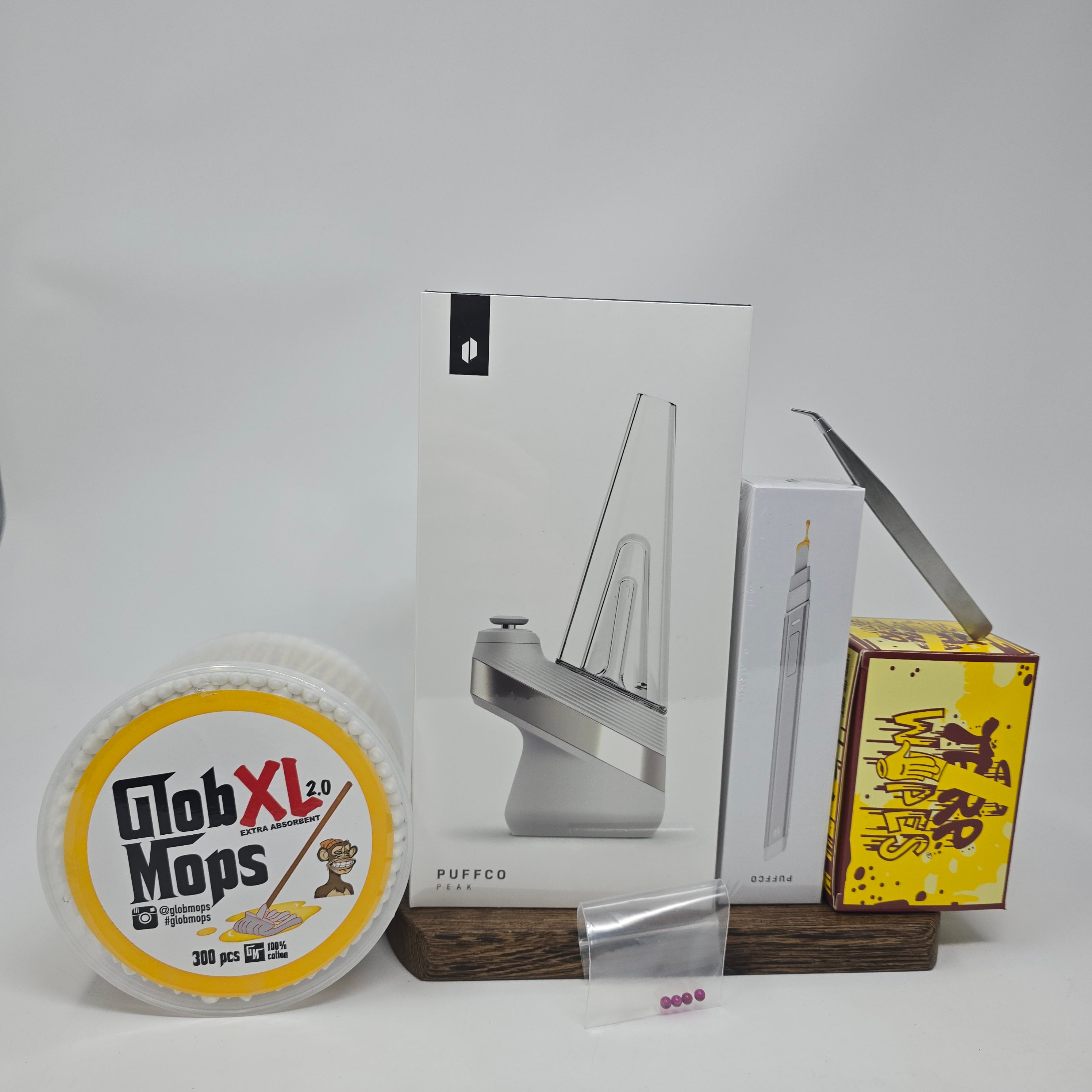 All the essentials to get you started with your New Peak by Puffco! Includes all the tools for using and cleaning.
