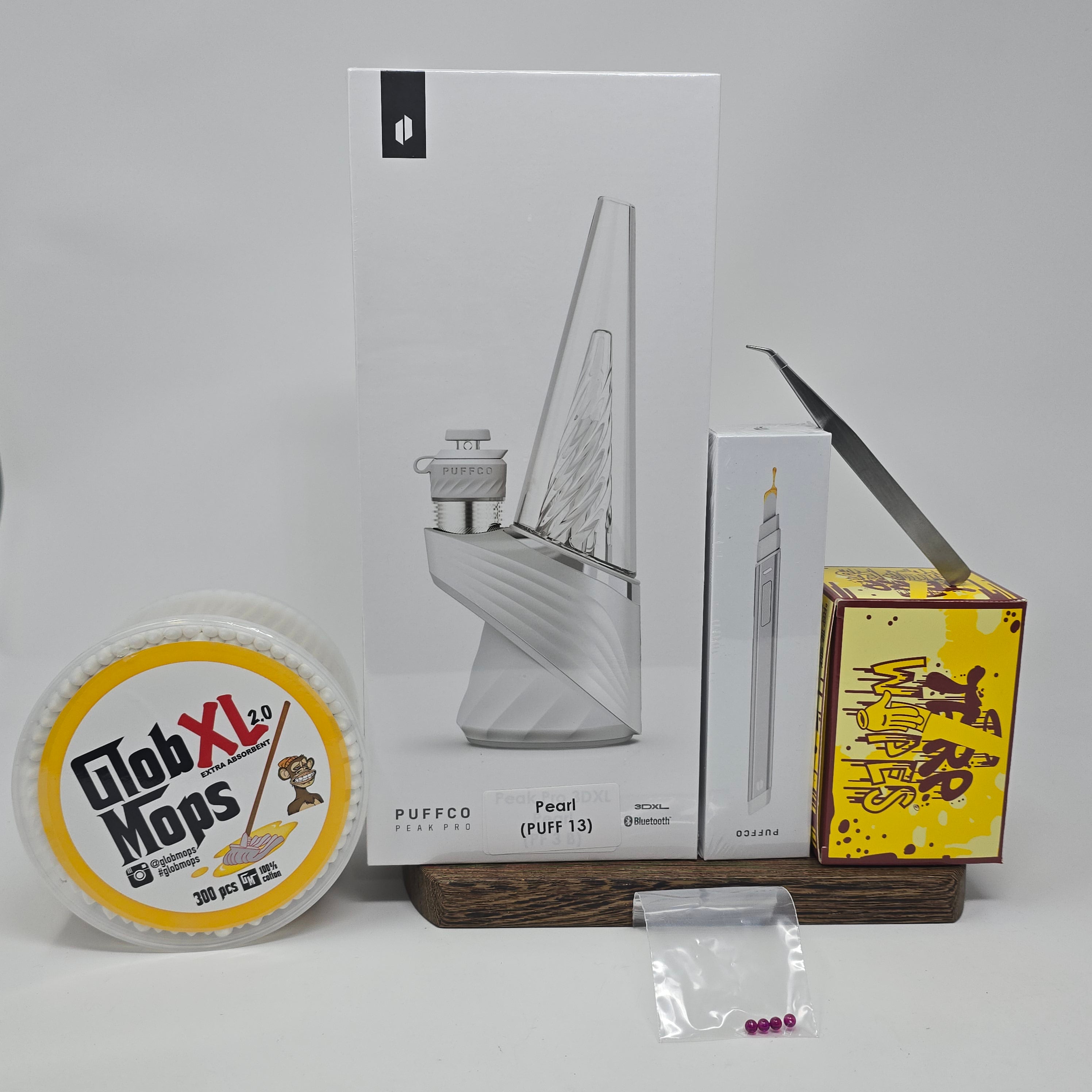 All the essentials to get you started with your Peak Pro 3DXL by Puffco! Includes all the tools for using and cleaning.