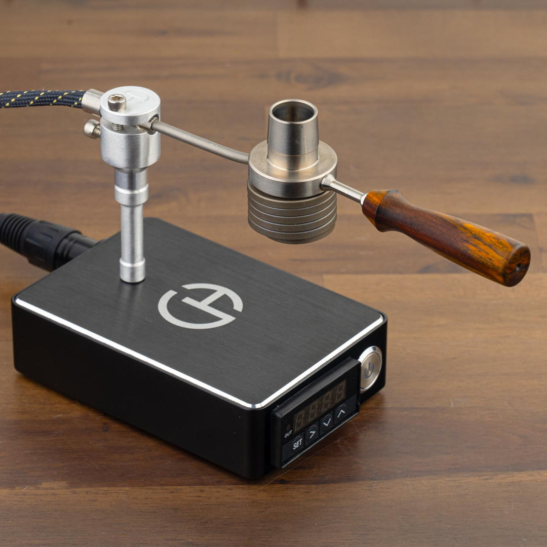 Upgrade your Cannabis Hardware Flowerpot into a wireless vape with Clampy - the revolutionary DIY gadget that pairs with our wireless flower diffusers. Crafted from premium 6061 aluminum. Clampy features a 1/4-20 threaded coil post that securely holds any standard coil. This allows you to use it with any banger or flower diffuser.