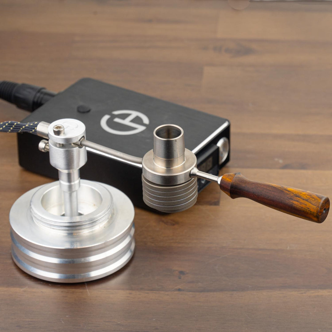 Upgrade your Cannabis Hardware Flowerpot into a wireless vape with Clampy - the revolutionary DIY gadget that pairs with our wireless flower diffusers. Crafted from premium 6061 aluminum. Clampy features a 1/4-20 threaded coil post that securely holds any standard coil. This allows you to use it with any banger or flower diffuser.