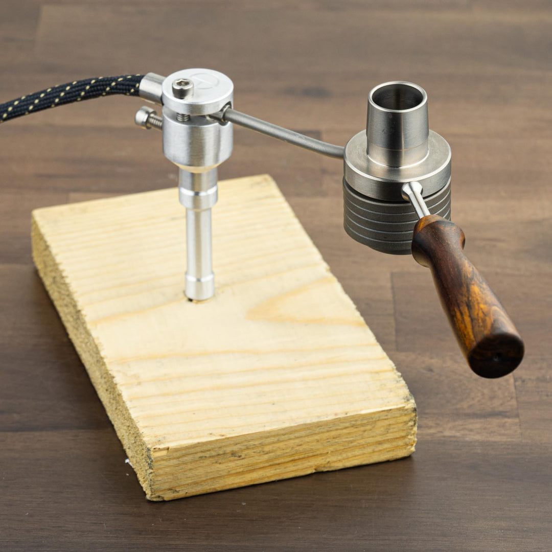 Upgrade your Cannabis Hardware Flowerpot into a wireless vape with Clampy - the revolutionary DIY gadget that pairs with our wireless flower diffusers. Crafted from premium 6061 aluminum. Clampy features a 1/4-20 threaded coil post that securely holds any standard coil. This allows you to use it with any banger or flower diffuser.