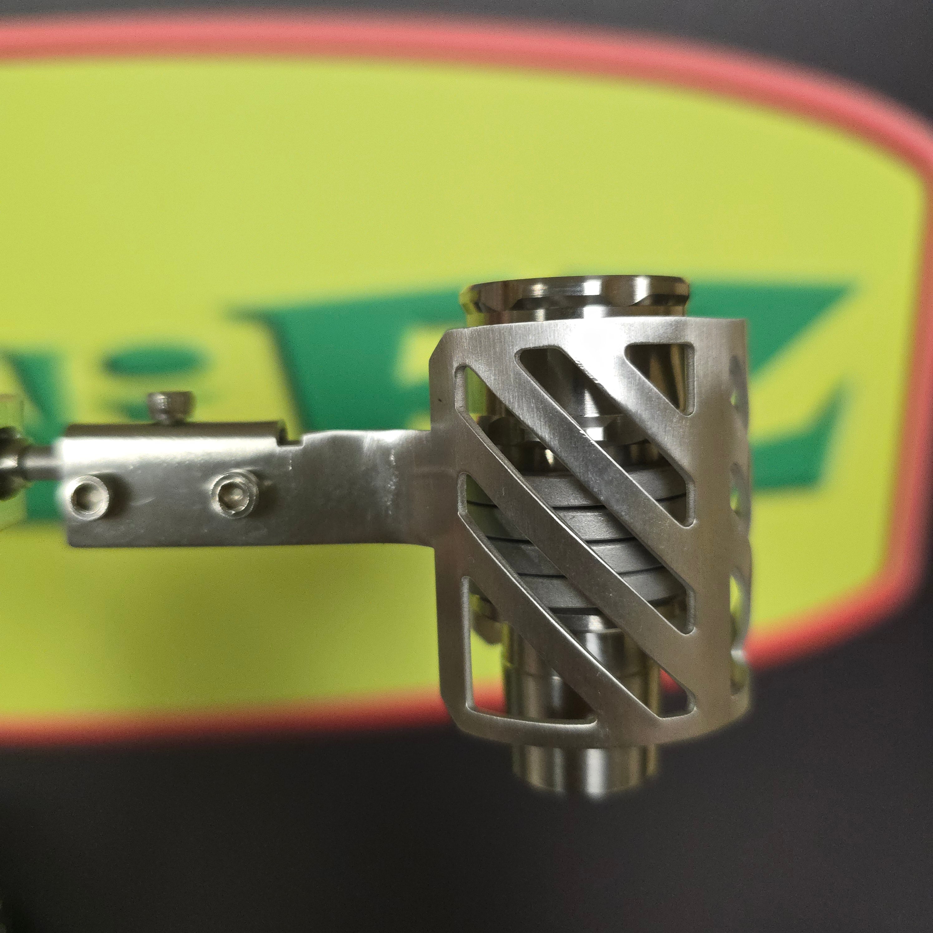 Continuing the evolution....
The new Flowerpot F16 head is created at a time where ball vapes require some refinement. This new Flowerpot head packs a punch as the heat sink is improved by the addition of a solid titanium machined cap and a machined screen at the bottom which further improves the conduction and retention of heat throughout the device.
There are two barrel designs, the F16 barrel is an injector style "male" head which will sit inside the shovelhead bowl and any other injector style bowls.