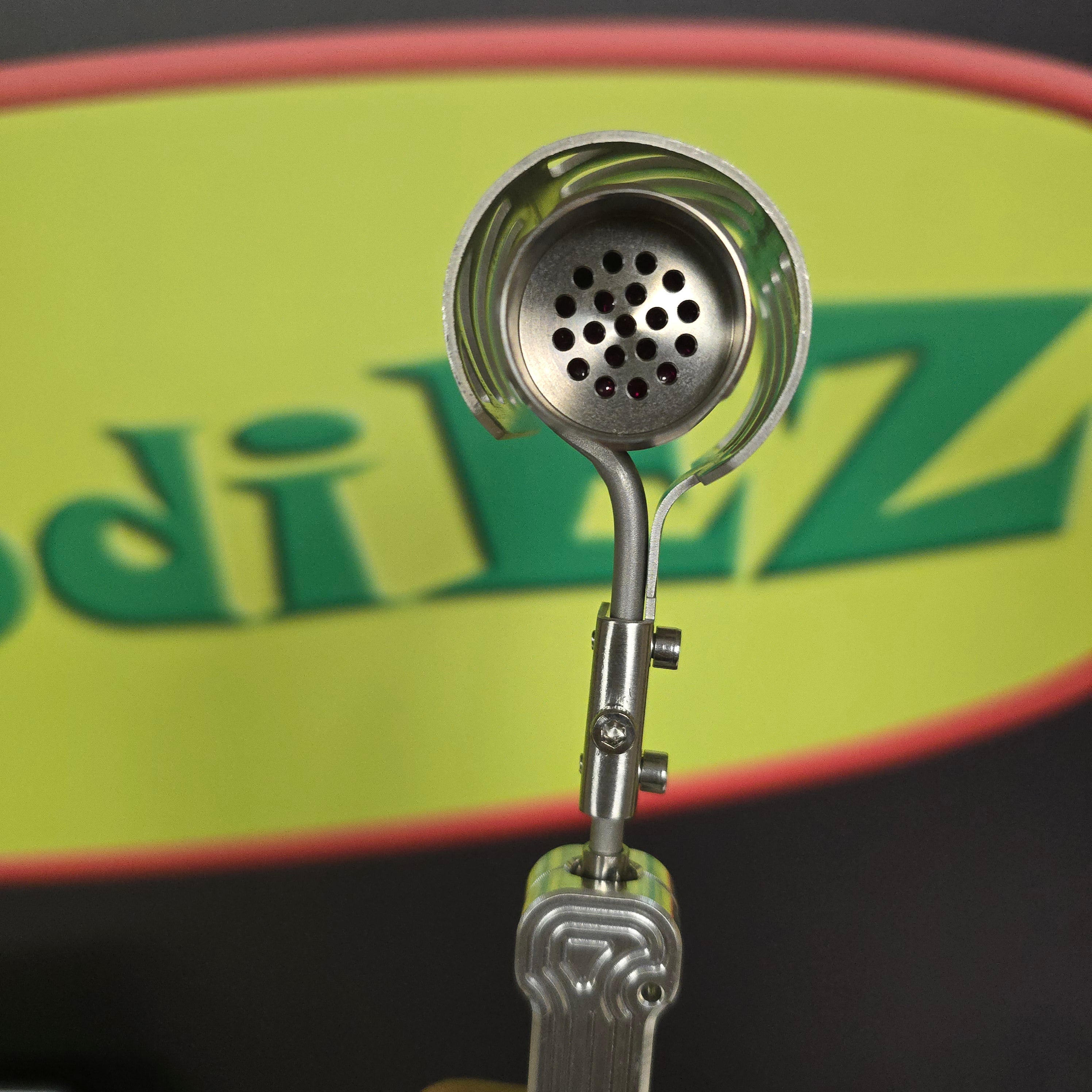 Continuing the evolution....
The new Flowerpot F16 head is created at a time where ball vapes require some refinement. This new Flowerpot head packs a punch as the heat sink is improved by the addition of a solid titanium machined cap and a machined screen at the bottom which further improves the conduction and retention of heat throughout the device.
There are two barrel designs, the F16 barrel is an injector style "male" head which will sit inside the shovelhead bowl and any other injector style bowls.