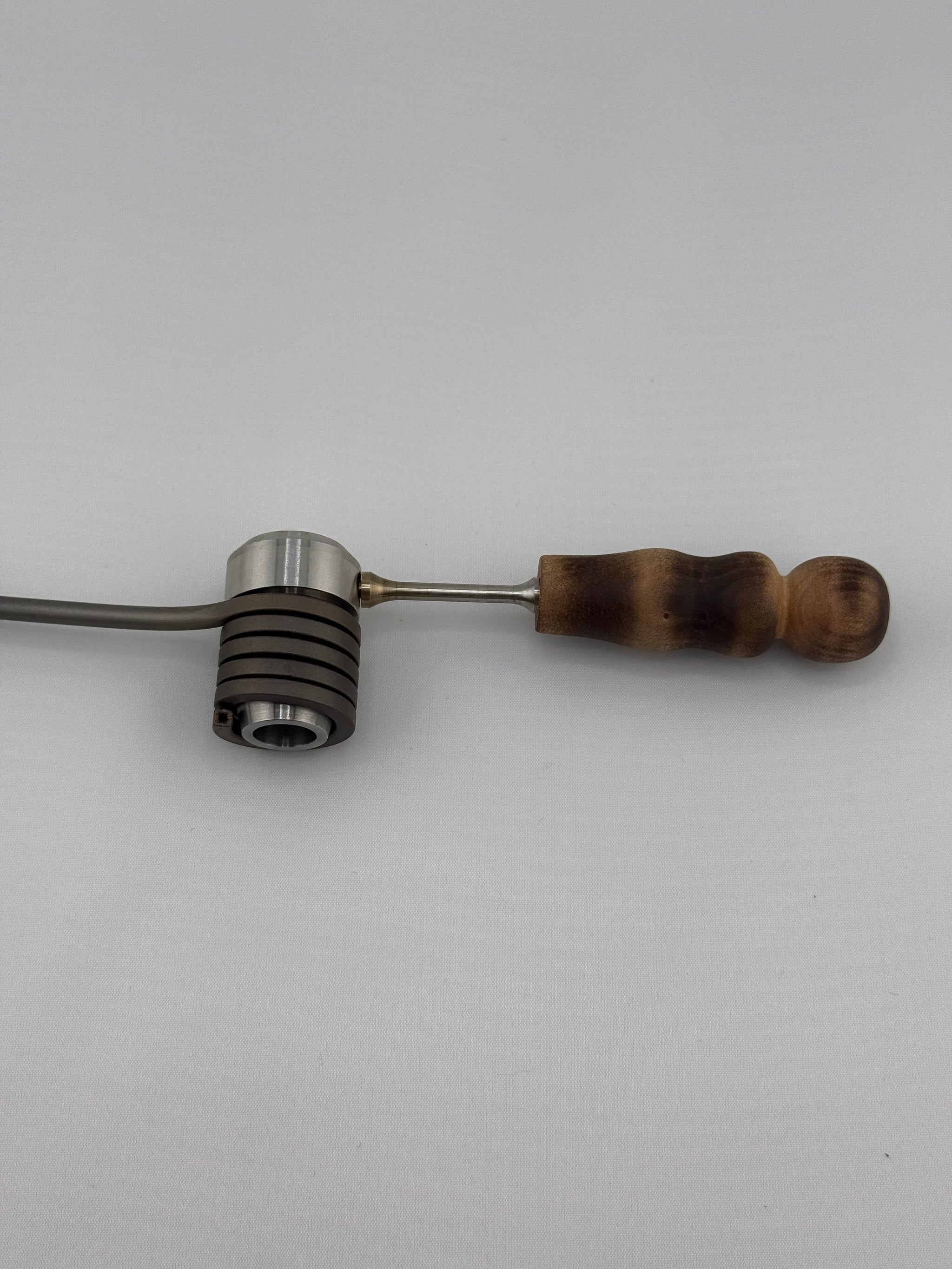 Engineered for versatility, the IO Hornet is compatible with Classic Dynavap tips, Hornet Diffuser Bowl, 14mm Glass Stinger, injectors, and many favorite bowls. Featuring interchangeable 10mm & 14mm Diffusers and 14mm & 22mm Injectors in one head, it lets you customize your experience: use diffusers and conductive bowls for a potent heavy hit, or injectors for a lighter, more productive session.