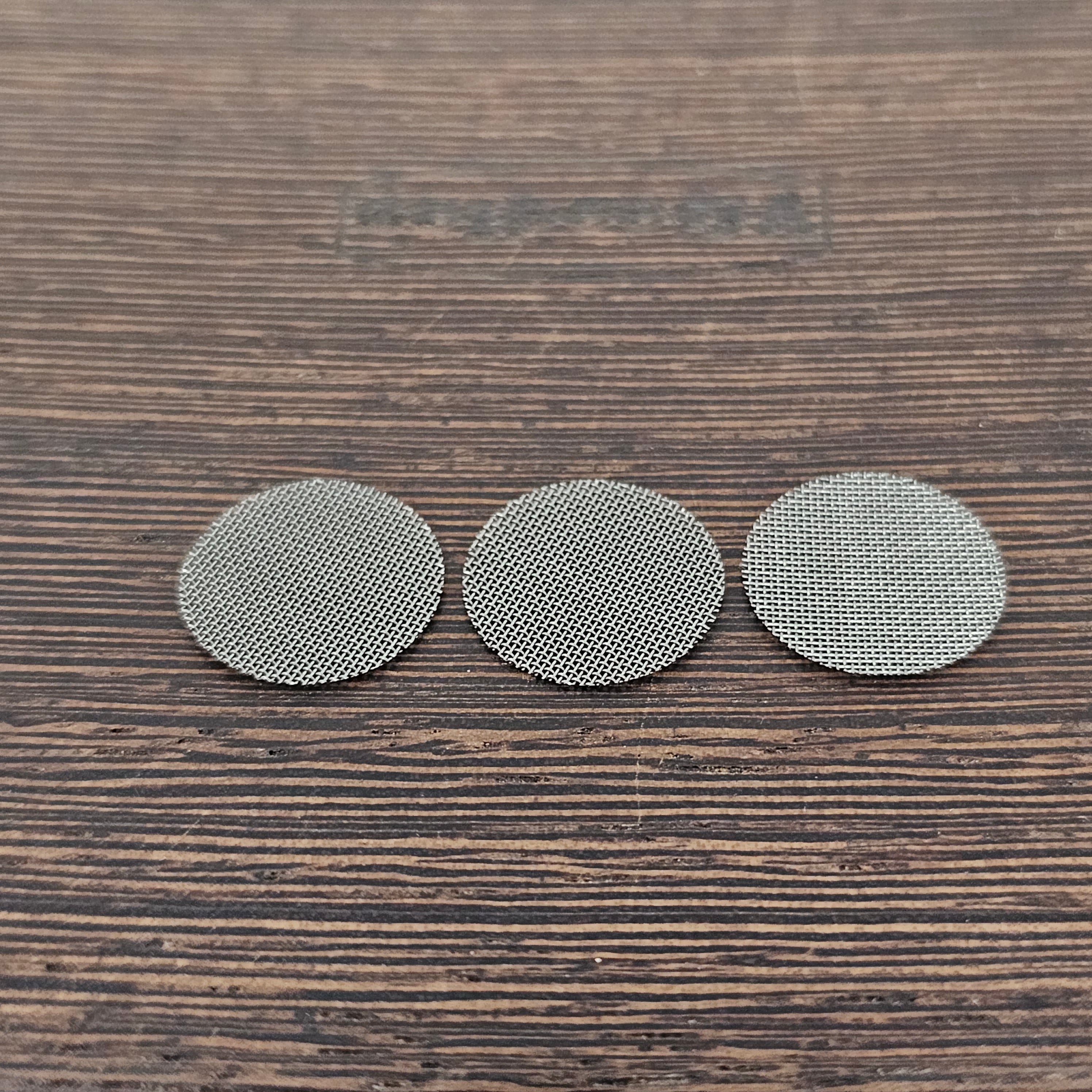 Replacement Screens for Crafty, Crafty+, or Mighty, Mighty+ Cooling Units. Please check size/style/quantity options. Also works for our V3 14MM Injector (screened version) in clear and smoked glass!