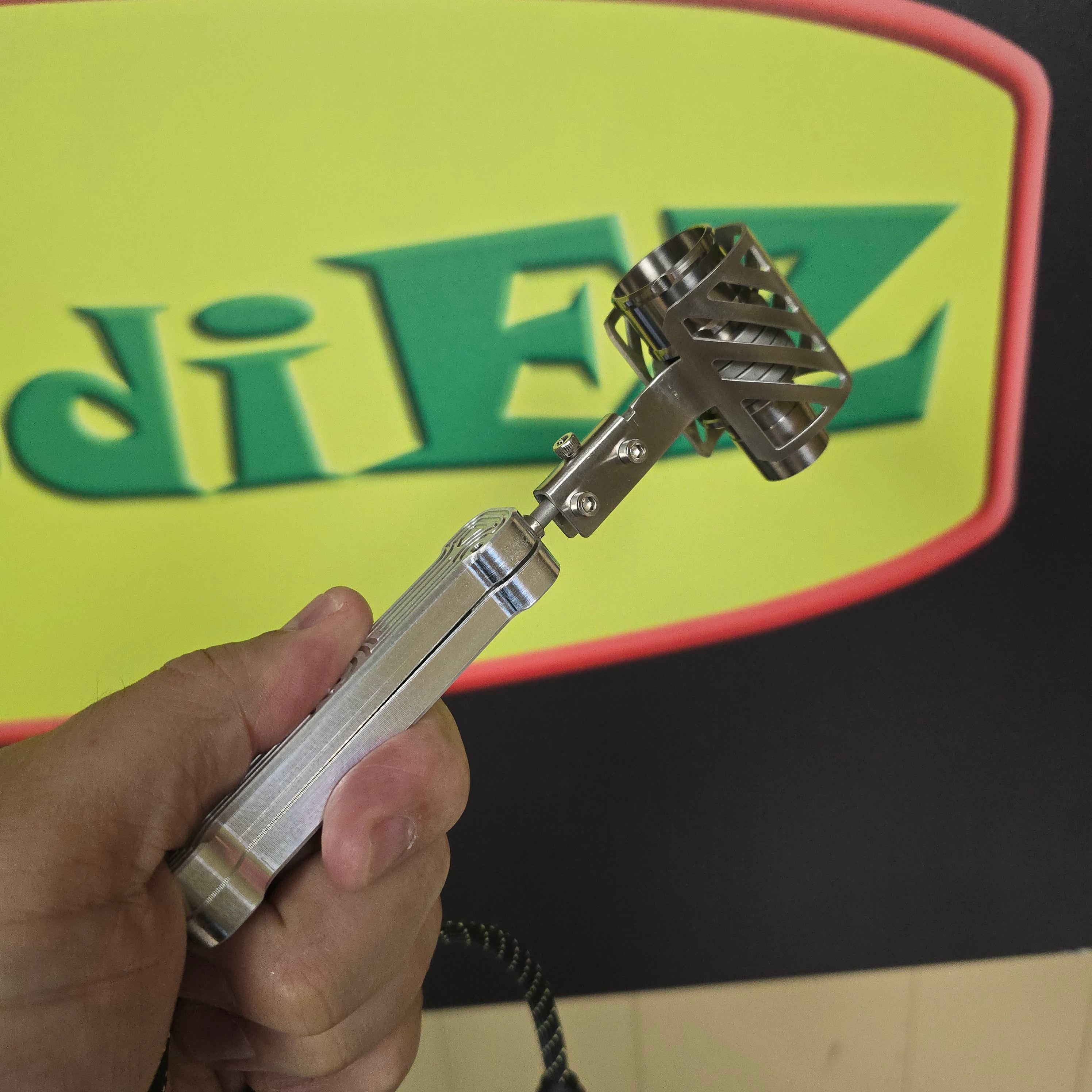 Continuing the evolution....
The new Flowerpot F16 head is created at a time where ball vapes require some refinement. This new Flowerpot head packs a punch as the heat sink is improved by the addition of a solid titanium machined cap and a machined screen at the bottom which further improves the conduction and retention of heat throughout the device.
There are two barrel designs, the F16 barrel is an injector style "male" head which will sit inside the shovelhead bowl and any other injector style bowls.