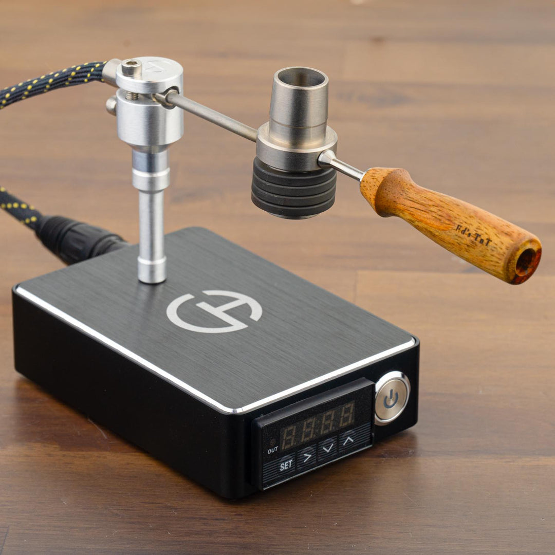 Upgrade your Cannabis Hardware Flowerpot into a wireless vape with Clampy - the revolutionary DIY gadget that pairs with our wireless flower diffusers. Crafted from premium 6061 aluminum. Clampy features a 1/4-20 threaded coil post that securely holds any standard coil. This allows you to use it with any banger or flower diffuser.