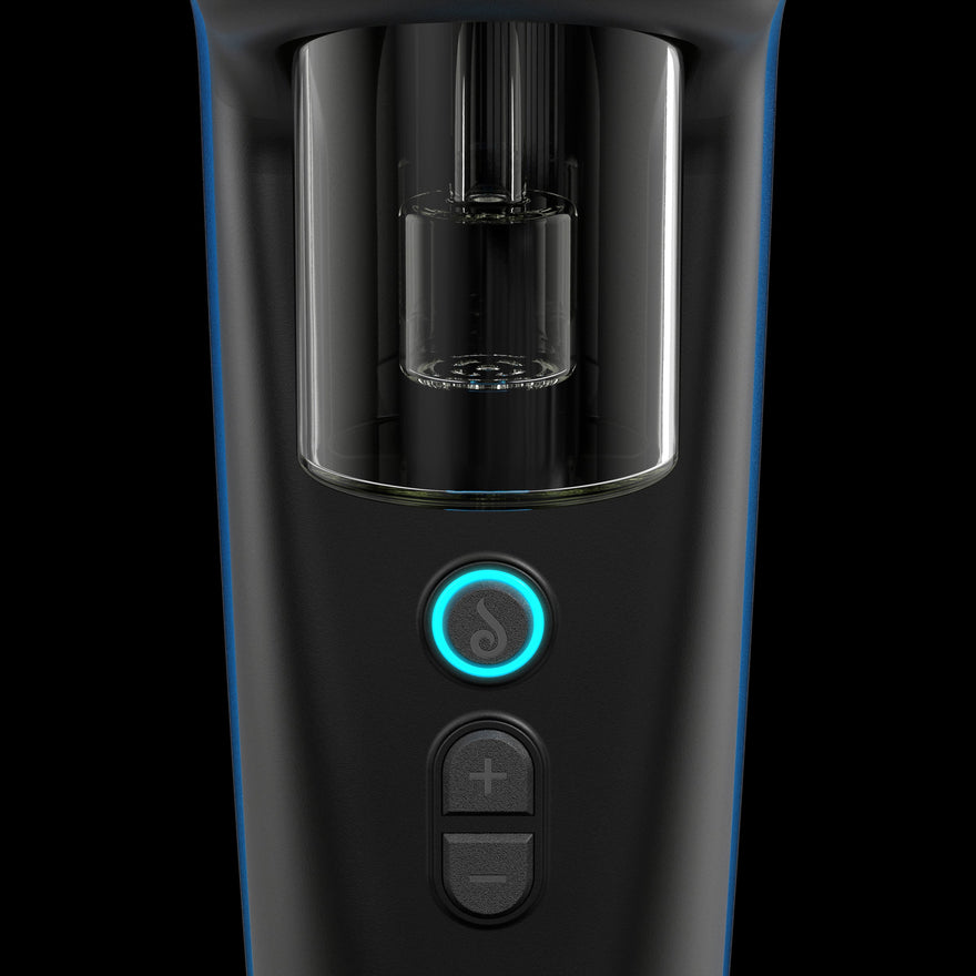 The Switch 2, Dr. Dabber’s successor, boasts patented IR sensor technology for precise heating and unparalleled temperature control. Omni-directional induction heating ensures even heating from all sides. A 20mm Quartz Insert (sapphire insert sold separately) handles dabs of all sizes, providing a consistent and long-lasting experience.