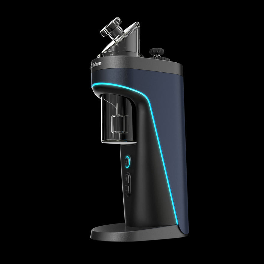 The Switch 2, Dr. Dabber’s successor, boasts patented IR sensor technology for precise heating and unparalleled temperature control. Omni-directional induction heating ensures even heating from all sides. A 20mm Quartz Insert (sapphire insert sold separately) handles dabs of all sizes, providing a consistent and long-lasting experience.