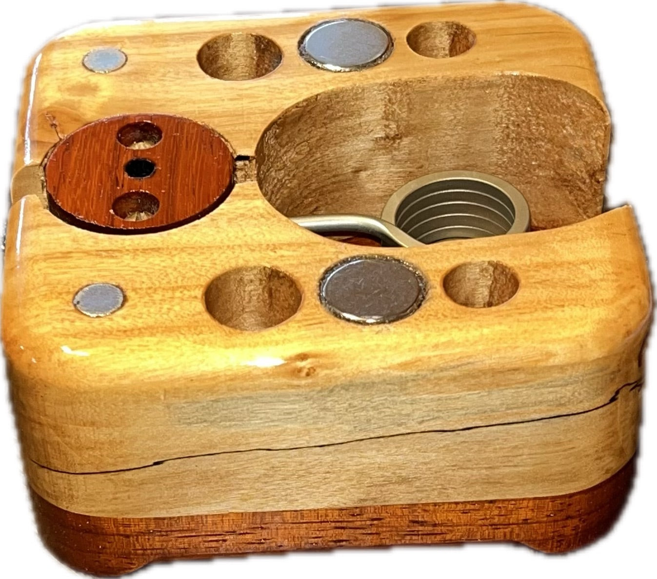 Wireless Heating Station which comes with the Mega Cell Bundle in Paduak with Willow by The Club. Custom hand made wood designed and manufactured in the US.