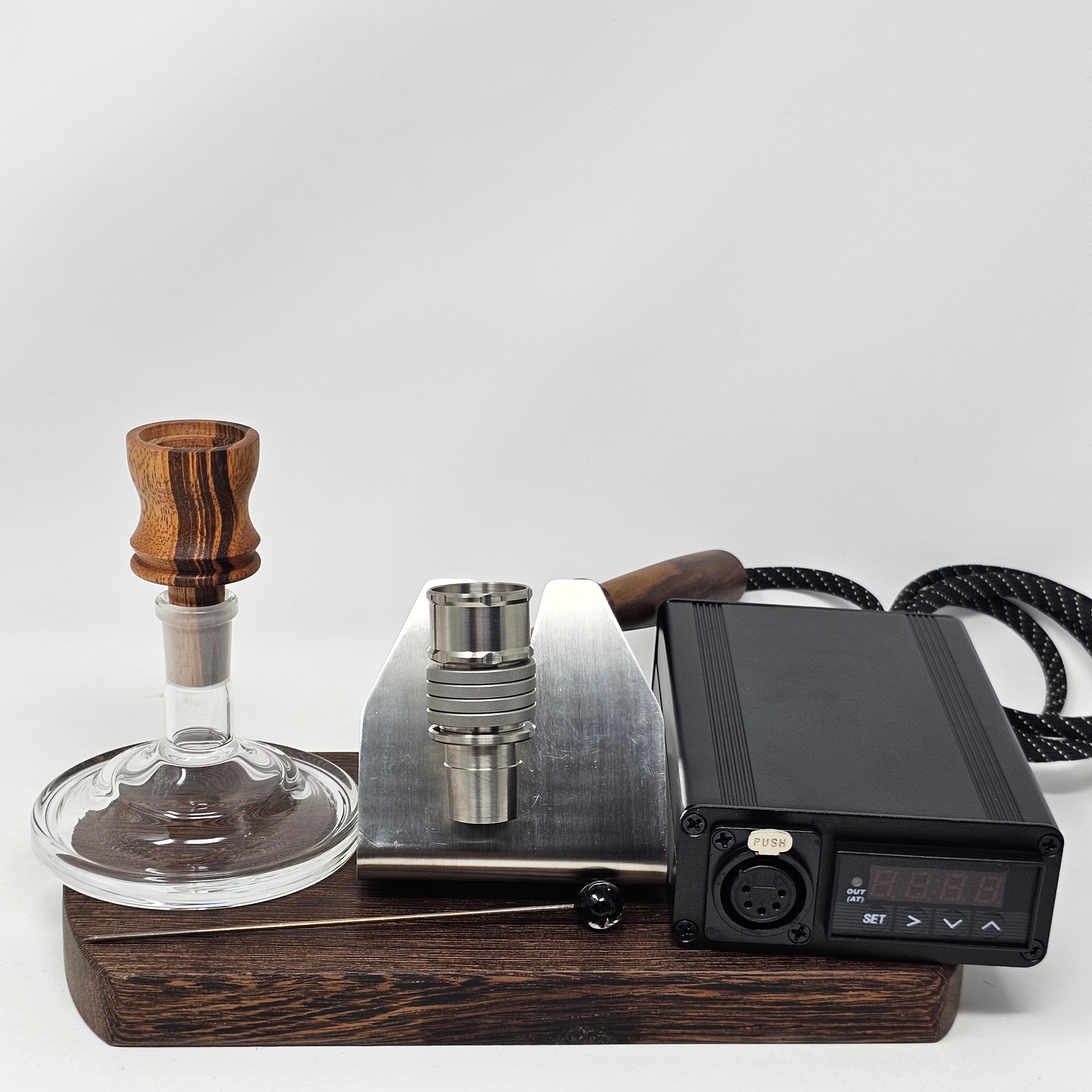 The new Cannabis Hardware Flowerpot F16 head is created at a time where ball vapes require some refinement. This new flowerpot head packs a punch as the heat sink is improved by the addition of a solid titanium machined cap and a machined screen at the bottom which further improves the conduction and retention of heat throughout the device.