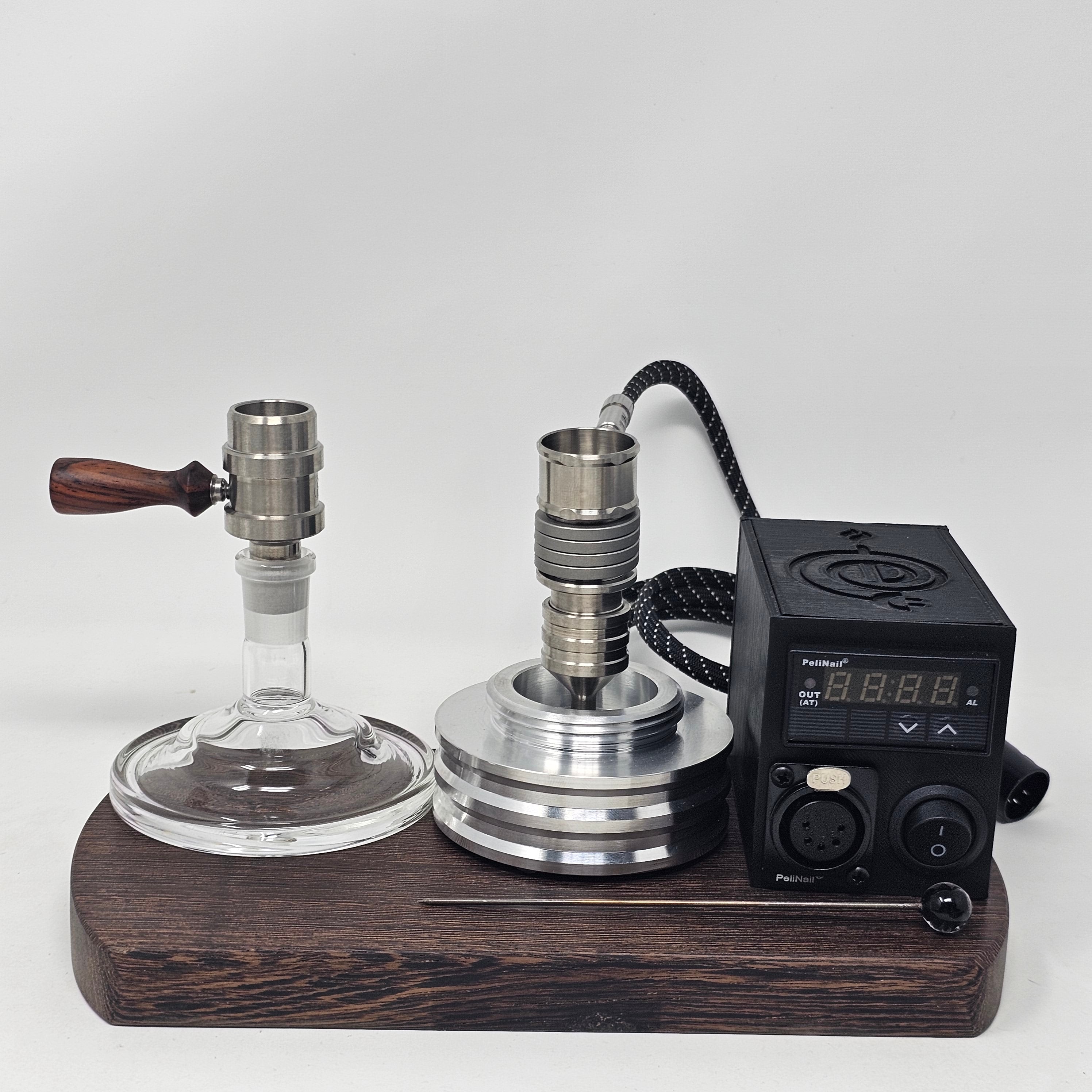 The new Cannabis Hardware Flowerpot F16 head is created at a time where ball vapes require some refinement. This new flowerpot head packs a punch as the heat sink is improved by the addition of a solid titanium machined cap and a machined screen at the bottom which further improves the conduction and retention of heat throughout the device.