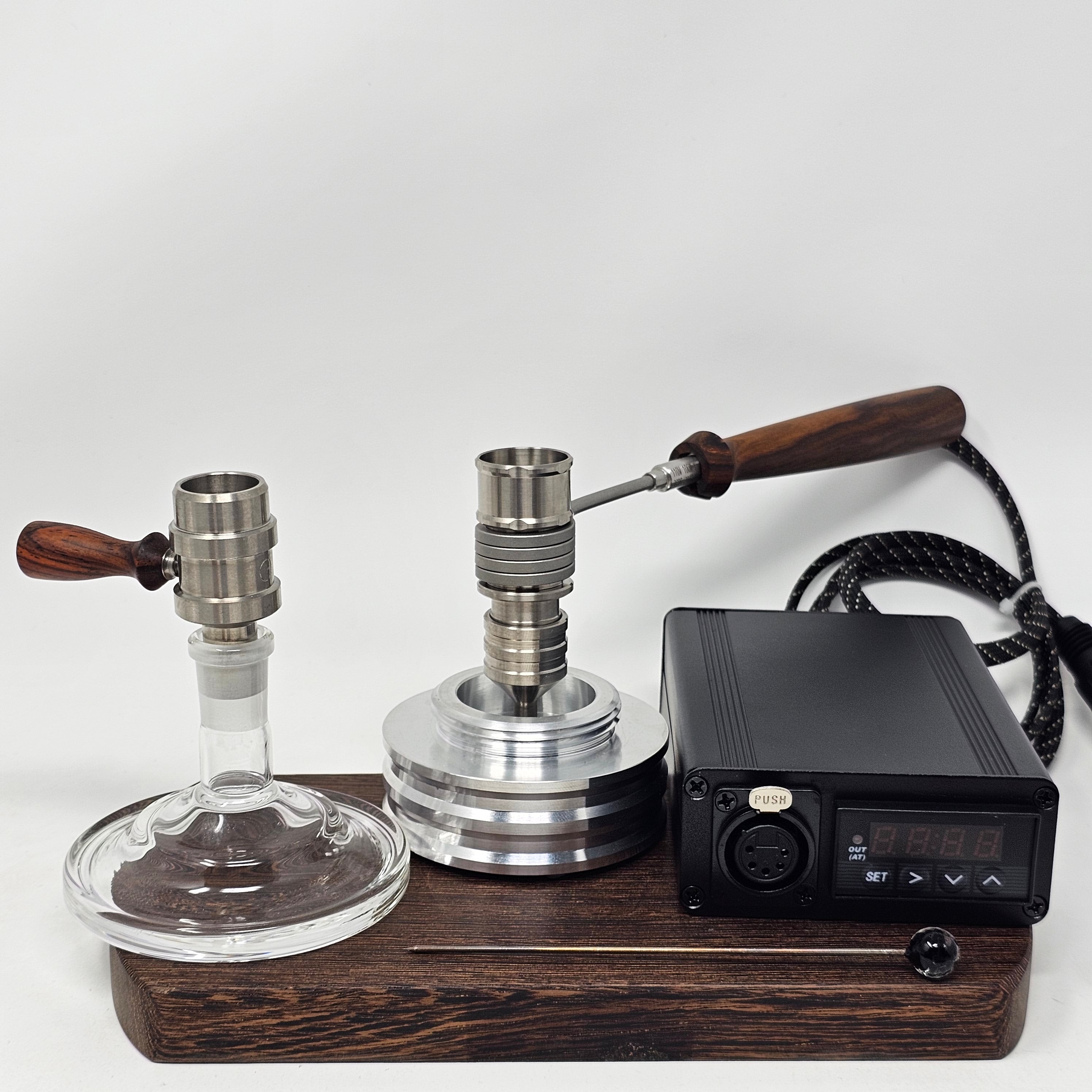 The new Cannabis Hardware Flowerpot F16 head is created at a time where ball vapes require some refinement. This new flowerpot head packs a punch as the heat sink is improved by the addition of a solid titanium machined cap and a machined screen at the bottom which further improves the conduction and retention of heat throughout the device.