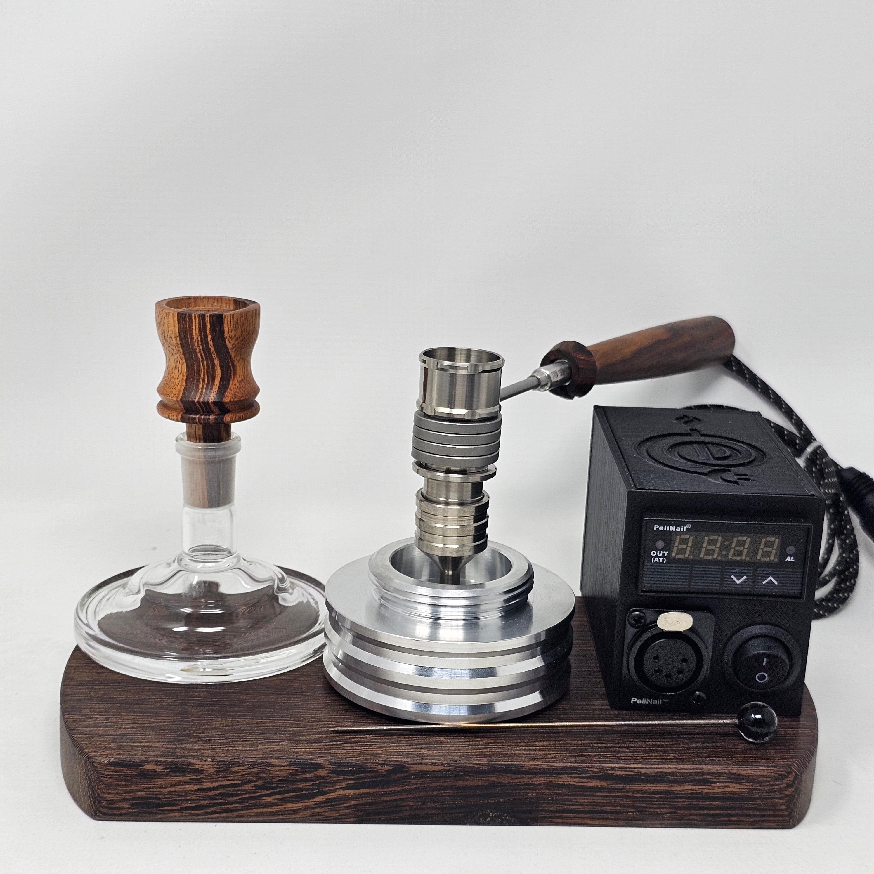 The new Cannabis Hardware Flowerpot F16 head is created at a time where ball vapes require some refinement. This new flowerpot head packs a punch as the heat sink is improved by the addition of a solid titanium machined cap and a machined screen at the bottom which further improves the conduction and retention of heat throughout the device.