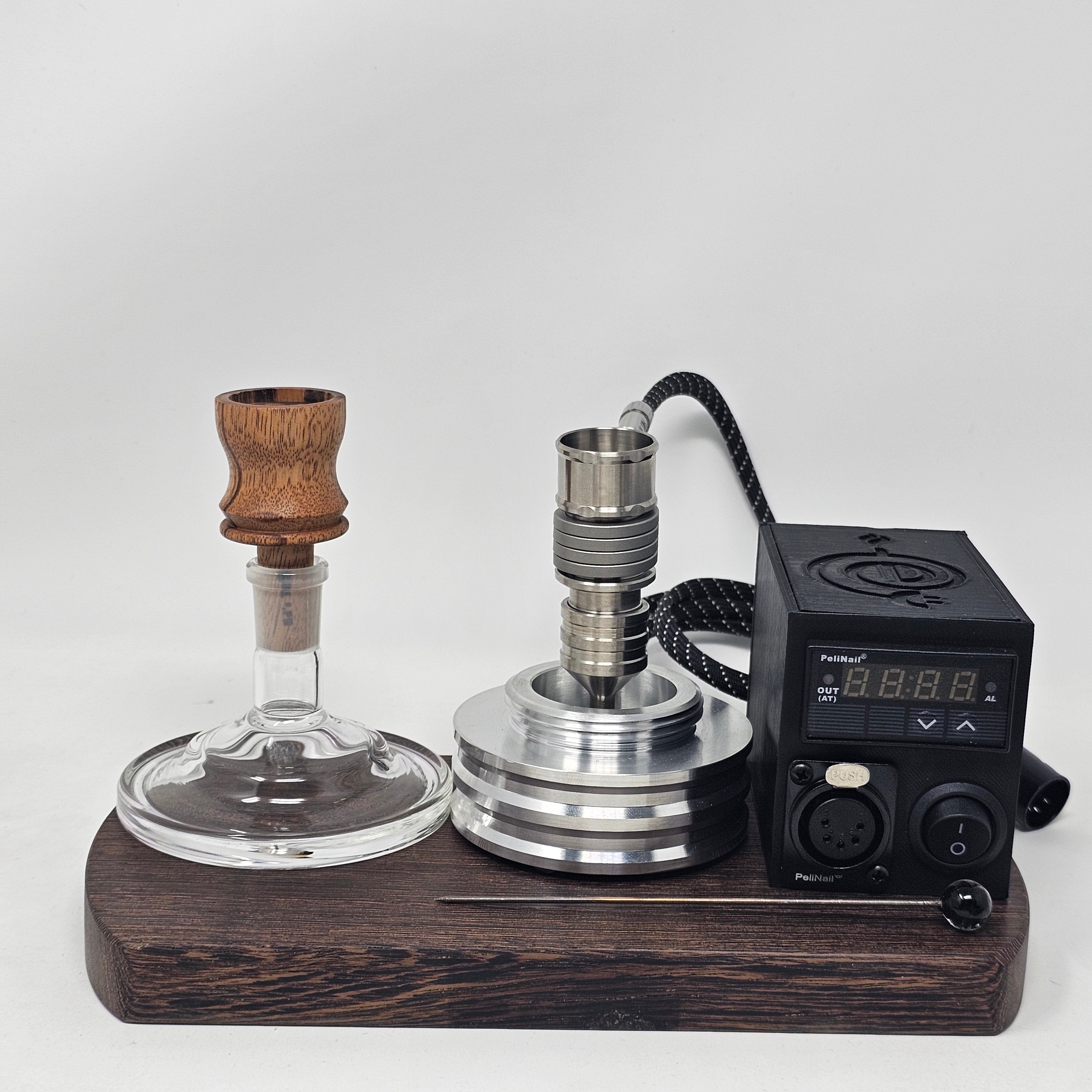 The new Cannabis Hardware Flowerpot F16 head is created at a time where ball vapes require some refinement. This new flowerpot head packs a punch as the heat sink is improved by the addition of a solid titanium machined cap and a machined screen at the bottom which further improves the conduction and retention of heat throughout the device.