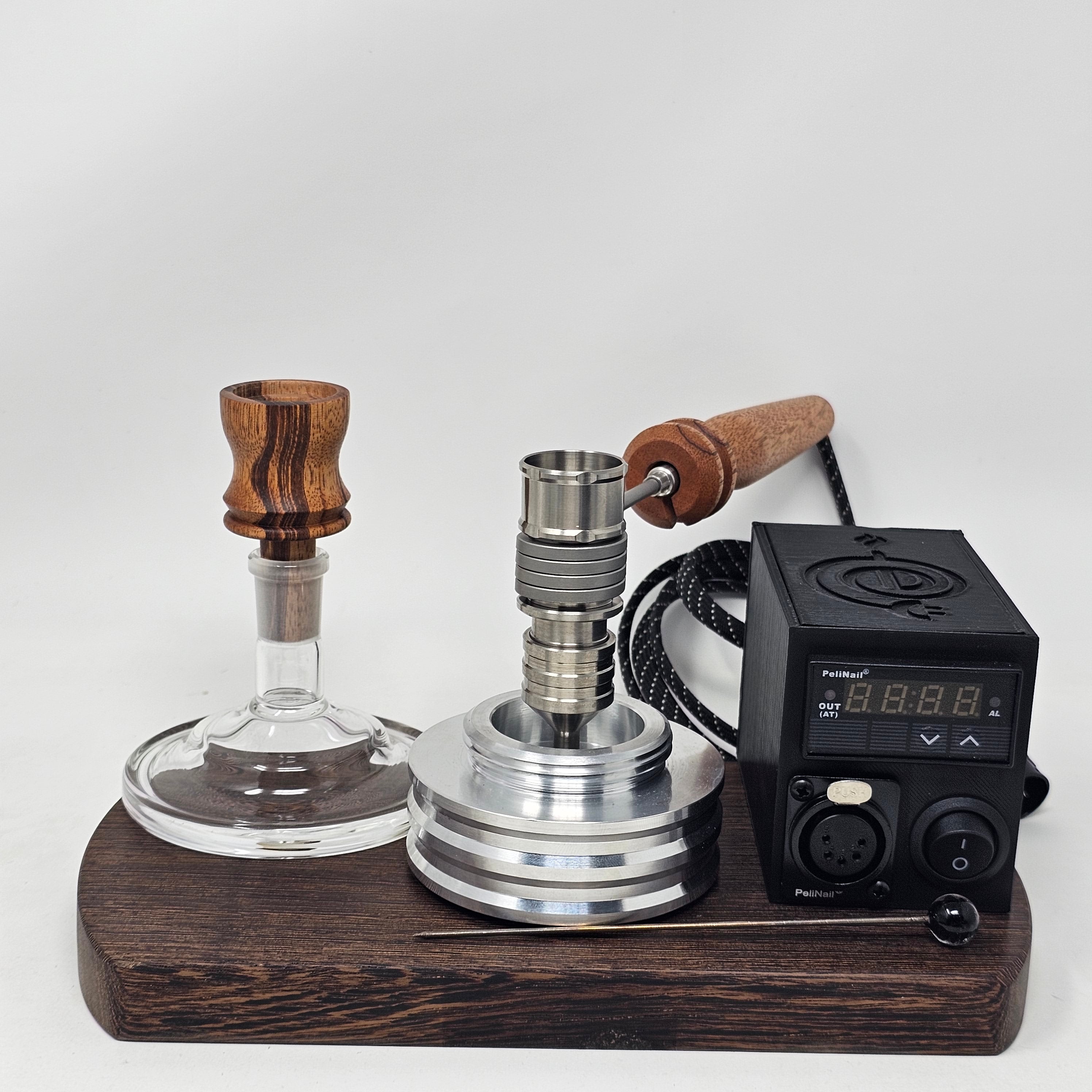 The new Cannabis Hardware Flowerpot F16 head is created at a time where ball vapes require some refinement. This new flowerpot head packs a punch as the heat sink is improved by the addition of a solid titanium machined cap and a machined screen at the bottom which further improves the conduction and retention of heat throughout the device.