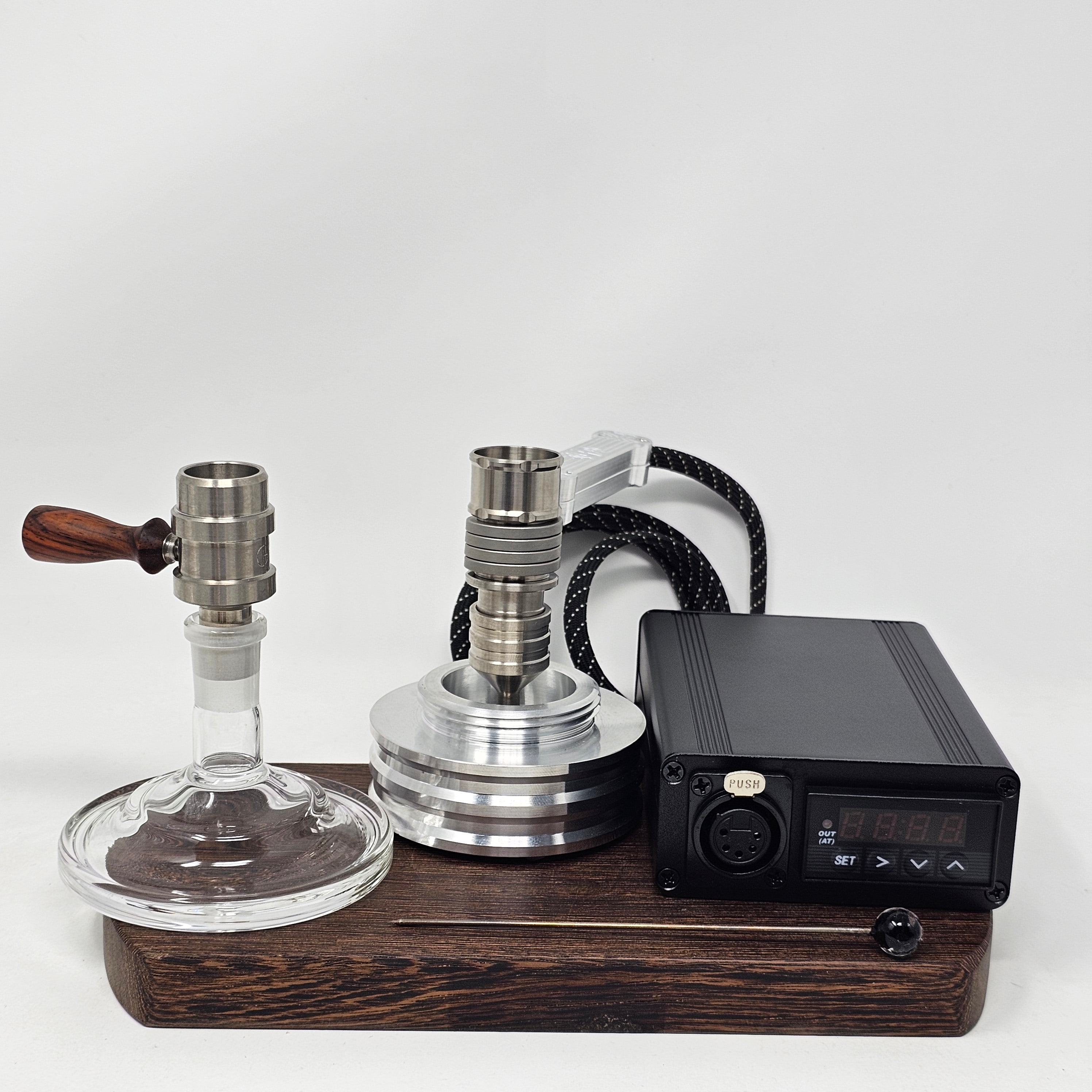 The new Cannabis Hardware Flowerpot F16 head is created at a time where ball vapes require some refinement. This new flowerpot head packs a punch as the heat sink is improved by the addition of a solid titanium machined cap and a machined screen at the bottom which further improves the conduction and retention of heat throughout the device.