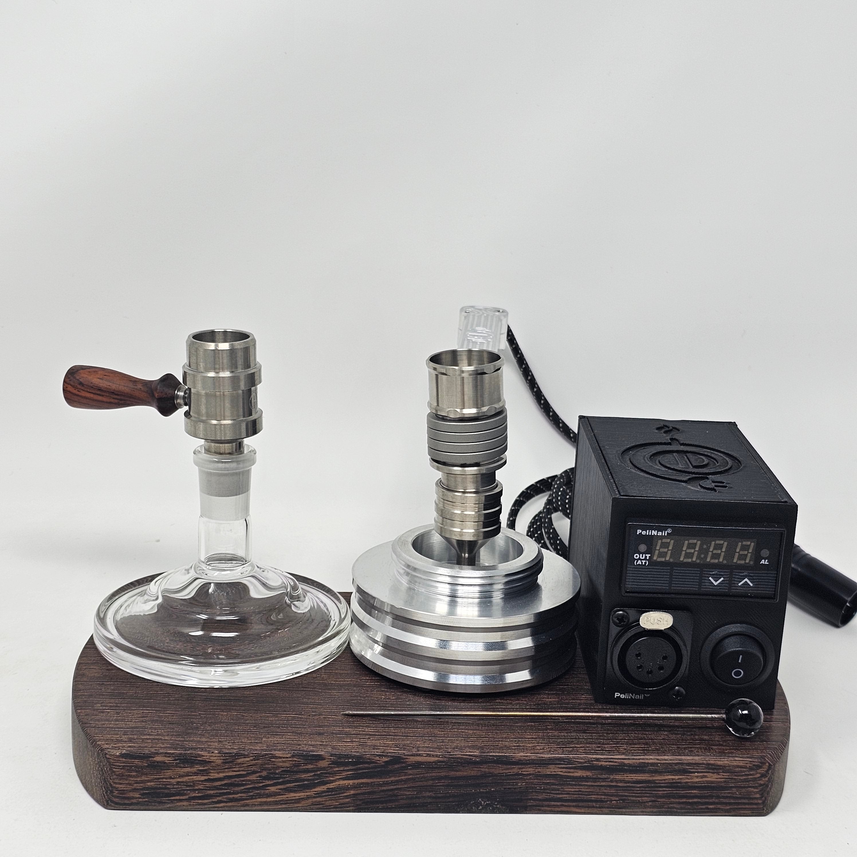 The new Cannabis Hardware Flowerpot F16 head is created at a time where ball vapes require some refinement. This new flowerpot head packs a punch as the heat sink is improved by the addition of a solid titanium machined cap and a machined screen at the bottom which further improves the conduction and retention of heat throughout the device.