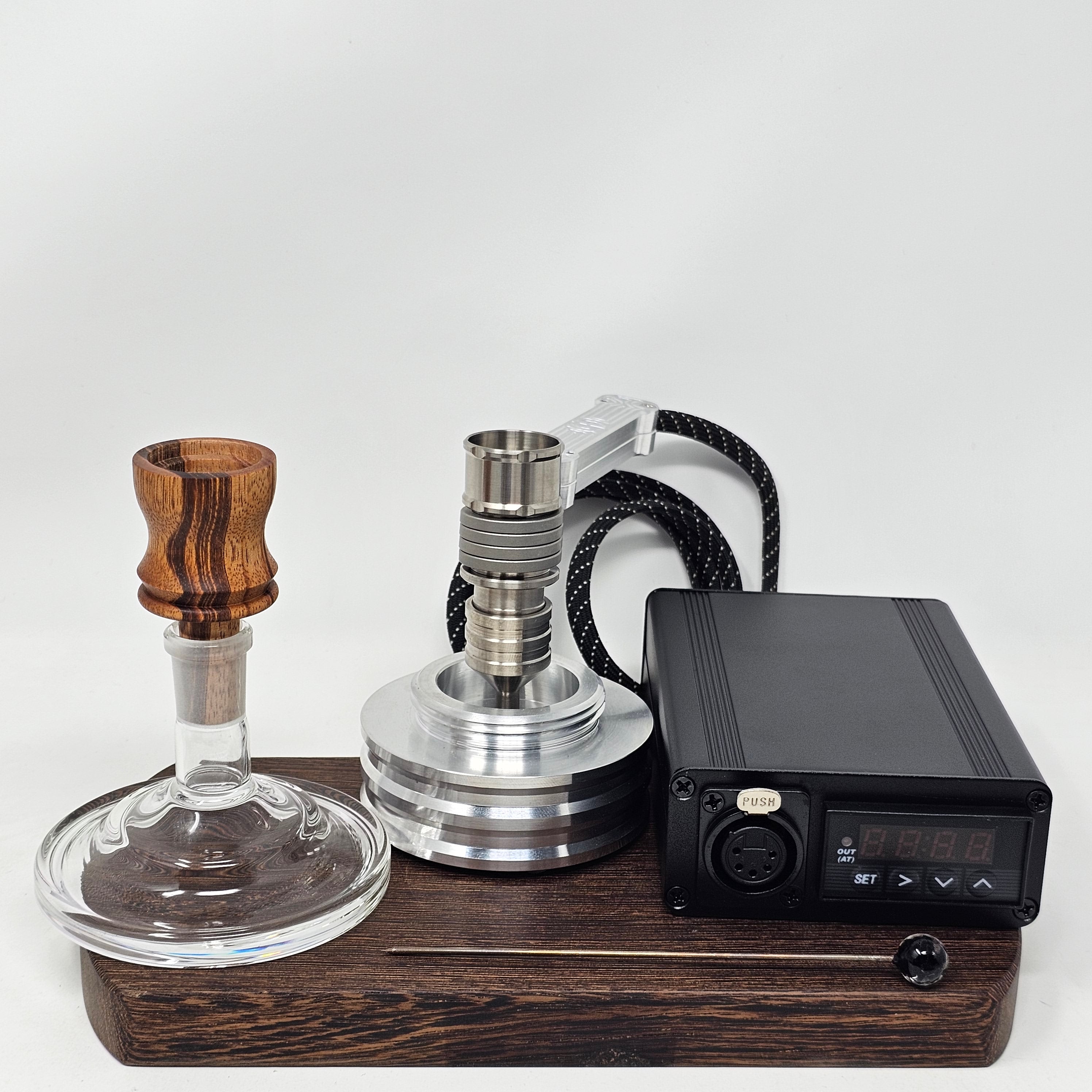 The new Cannabis Hardware Flowerpot F16 head is created at a time where ball vapes require some refinement. This new flowerpot head packs a punch as the heat sink is improved by the addition of a solid titanium machined cap and a machined screen at the bottom which further improves the conduction and retention of heat throughout the device.