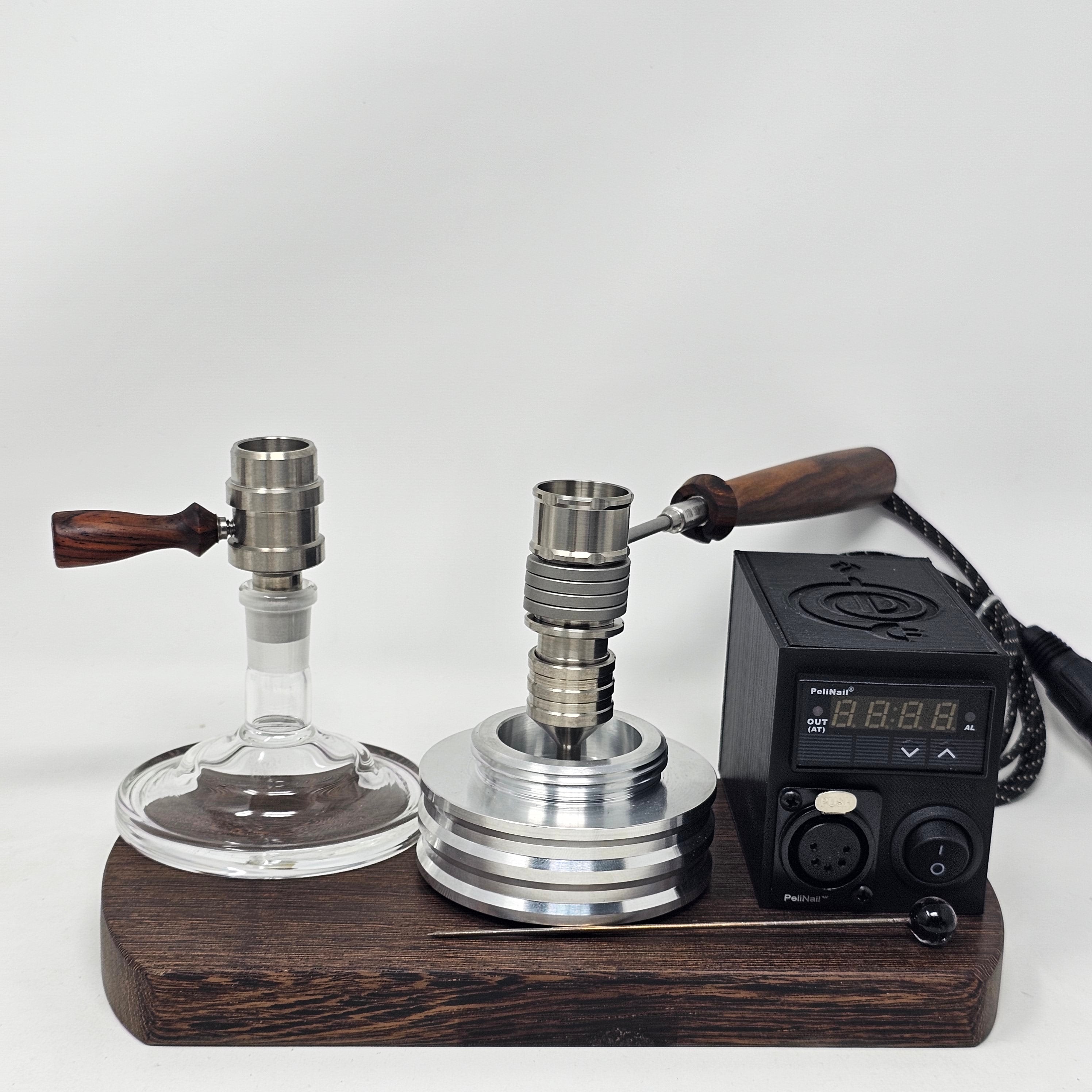 The new Cannabis Hardware Flowerpot F16 head is created at a time where ball vapes require some refinement. This new flowerpot head packs a punch as the heat sink is improved by the addition of a solid titanium machined cap and a machined screen at the bottom which further improves the conduction and retention of heat throughout the device.