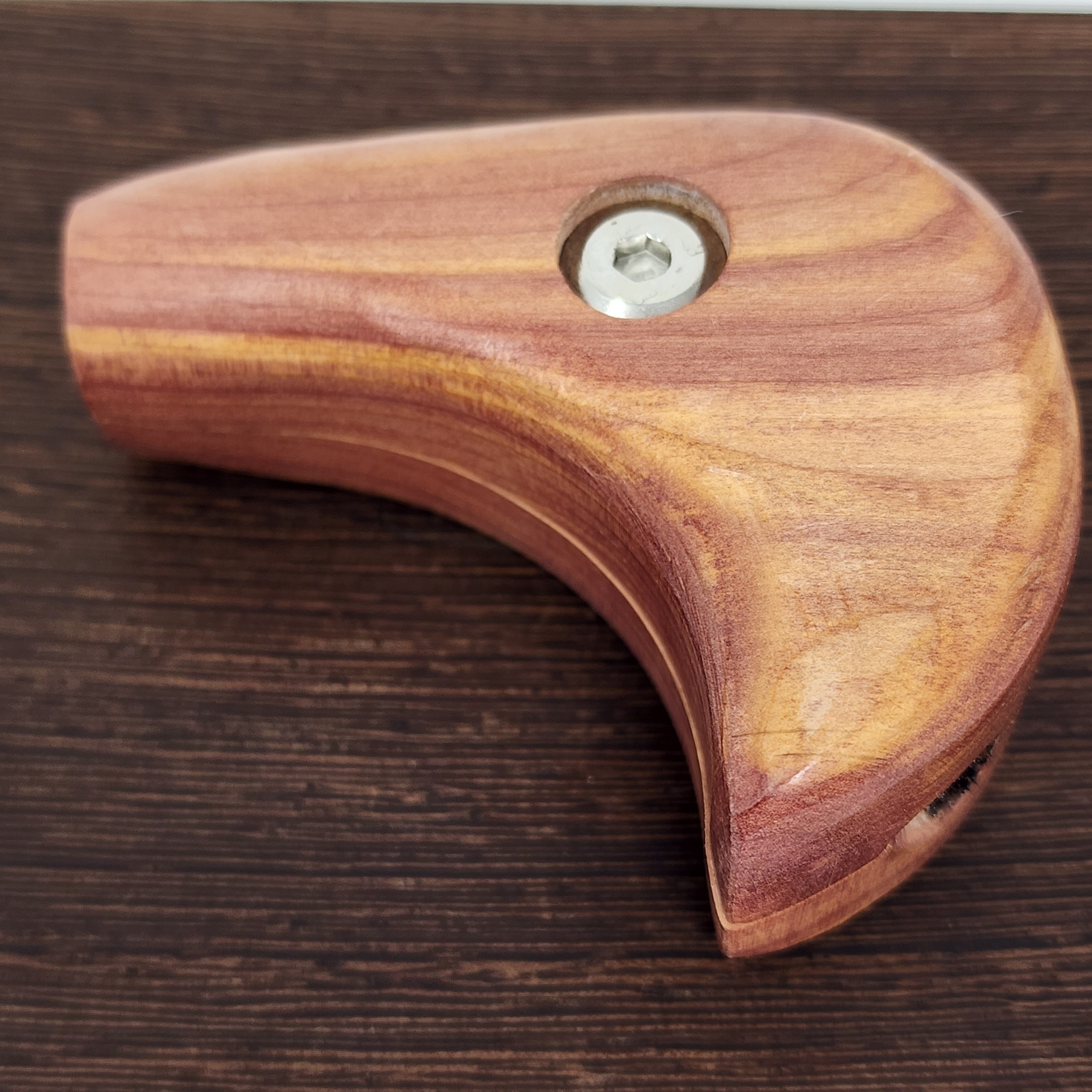 Handmade in the Southeast United States these are made to fit normal Auber and Cannabis Hardware coils. May work with others if modified.
Hickory has a big range of color and grain which is why we took a special photo of those. If you have preference on the color variation you can request in the order notes and we will do our best to accommodate.
*Requires Alan wrench to install to coil. Not included.
