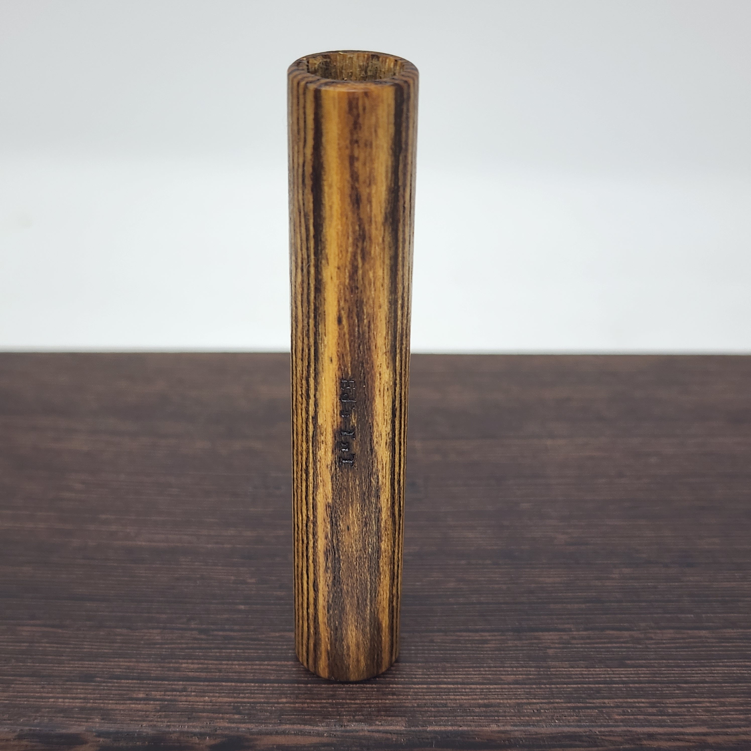 Choose your wood preference. Each one is unique from natures natural beauty and handcrafted with care in Mississippi from the one and only Ed's TnT!
Cooling option available by adding 6mm quartz balls and capping it with screens. We will assemble for you!
Also compatible with the Tinymight 2 as all the accessories are compatible for those units!