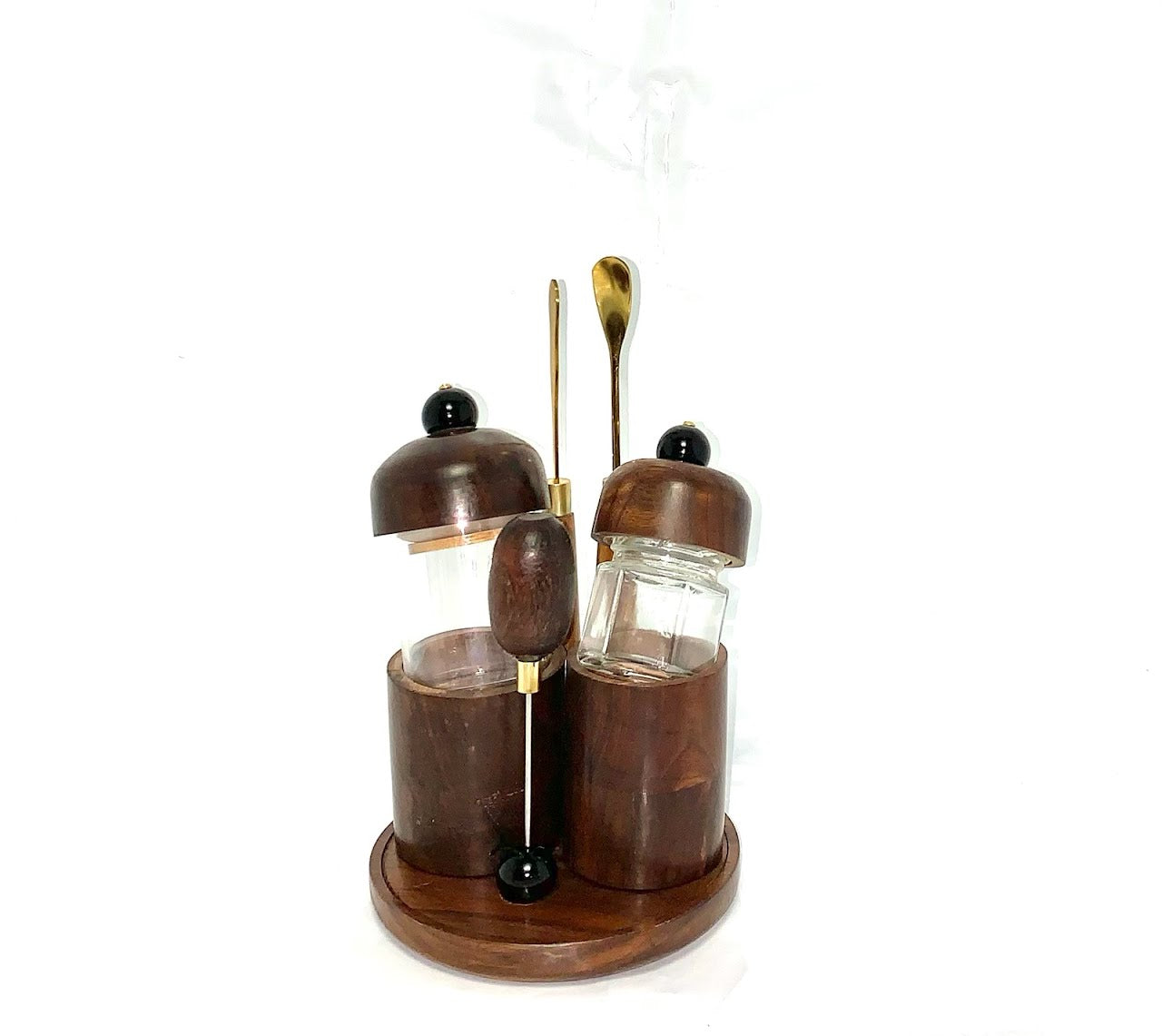 Made in a small family shop in the Southeast United States, each system is unique. This is a true conversation piece of functional art! The Club is 24 inches long and includes carb hole. Each set may contain different parts and of course will offer an individual mixture of woods and beauty only nature can provide.
This particular V1 set includes:
18” Club Pipe ( 1/4” bore) with integrated ash catcher filter system.
Integrated PID Controller with US Standard Five Pin XLR Connection w/included Injector…