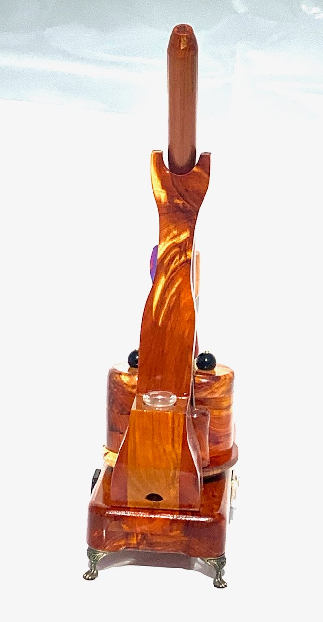 Made in a small family shop in the Southeast United States, each system is unique. This is a true conversation piece of functional art! The Club is 24 inches long and includes carb hole. Each set may contain different parts and of course will offer an individual mixture of woods and beauty only nature can provide.
This particular V1 set includes:
18” Club Pipe ( 1/4” bore) with integrated ash catcher filter system.
Integrated PID Controller with US Standard Five Pin XLR Connection w/included Injector…