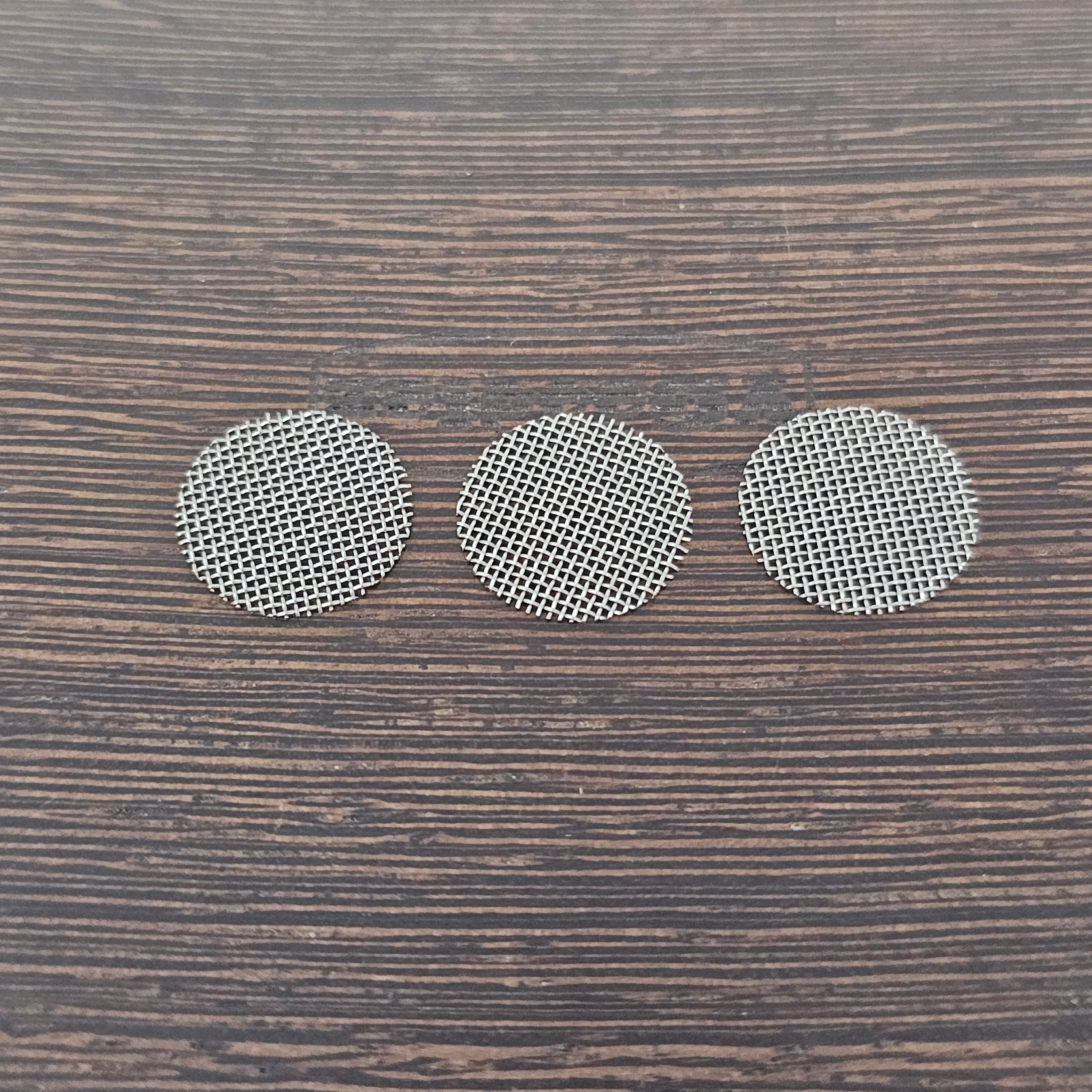 Replacement Screens for Crafty, Crafty+, or Mighty, Mighty+ Cooling Units. Please check size/style/quantity options. Also works for our V3 14MM Injector (screened version) in clear and smoked glass!