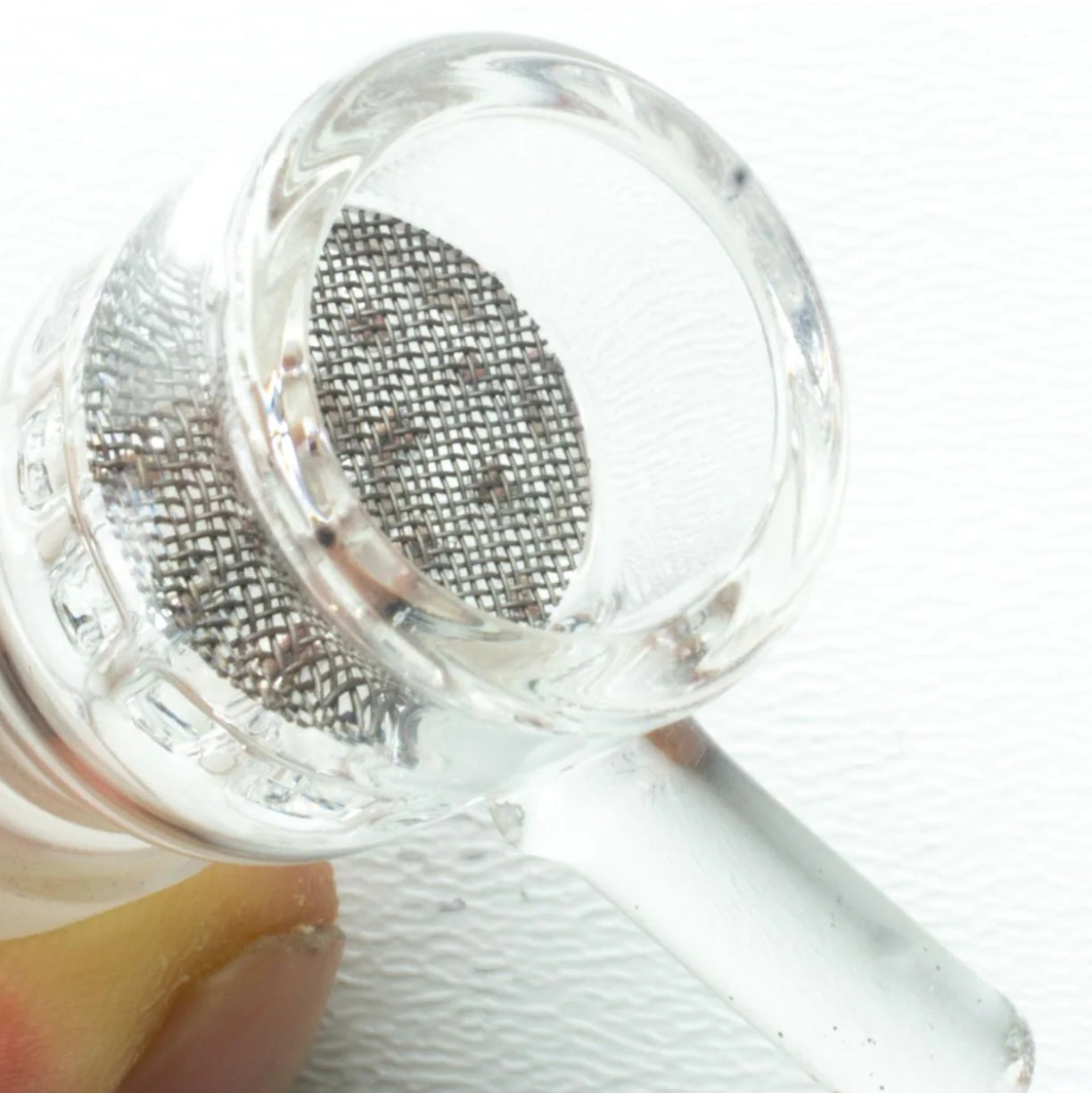 Works with FlowerPot Heads that have 22mm Standard Diffuser. Will also work with Zeal Head.
Outside Diameter .865"
Depth of Bowl .50"
Select 14mm or 19mm Male to work with your Female glass
Hand Crafted from Borosilicate 3.3
Has glass Screen
Does not include screen, which can be found here.
No warranty on glass products.
Glass bowl only. other parts in photos are for illustration purposes only.